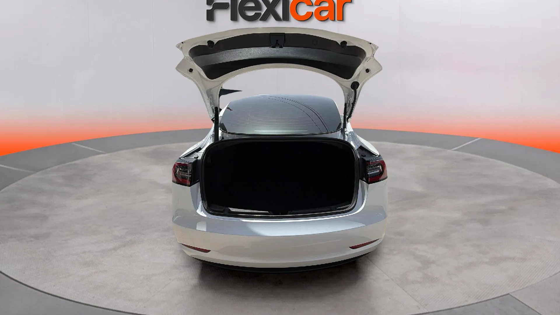 Tesla Model 3 RWD - foto 9