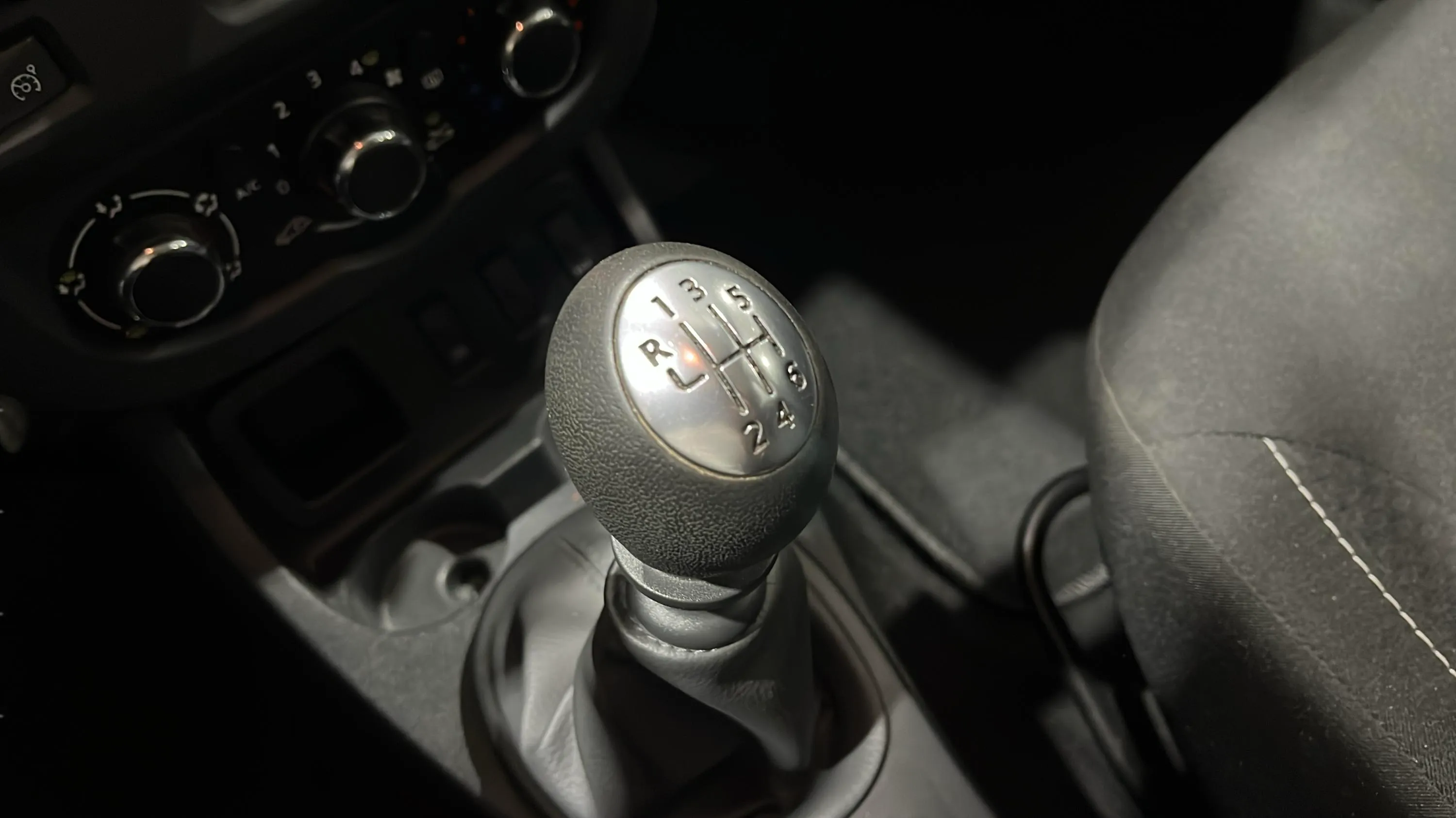 Dacia Duster Ambiance dCi 110 4x2 EU6 - foto 24