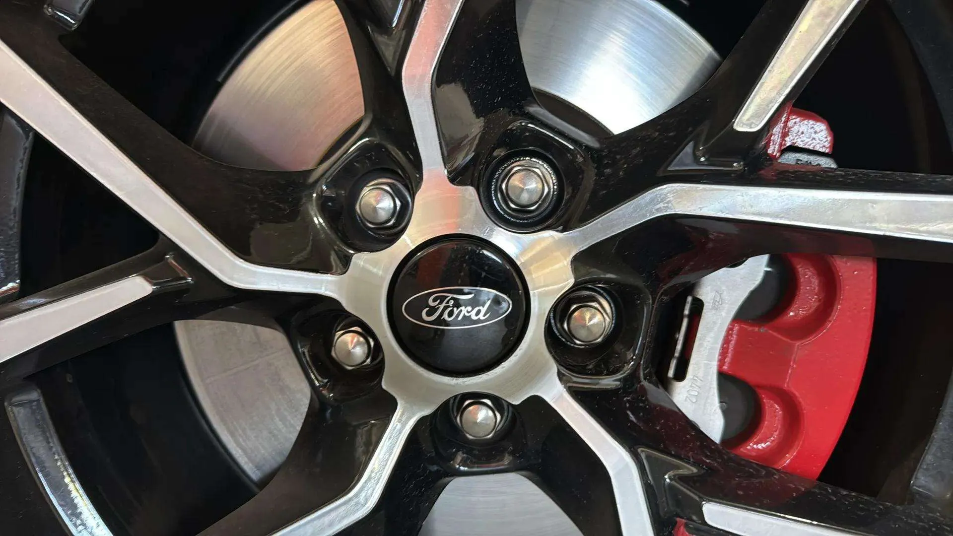 Ford Focus ST Edition 2.3 EcoBoost - foto 9