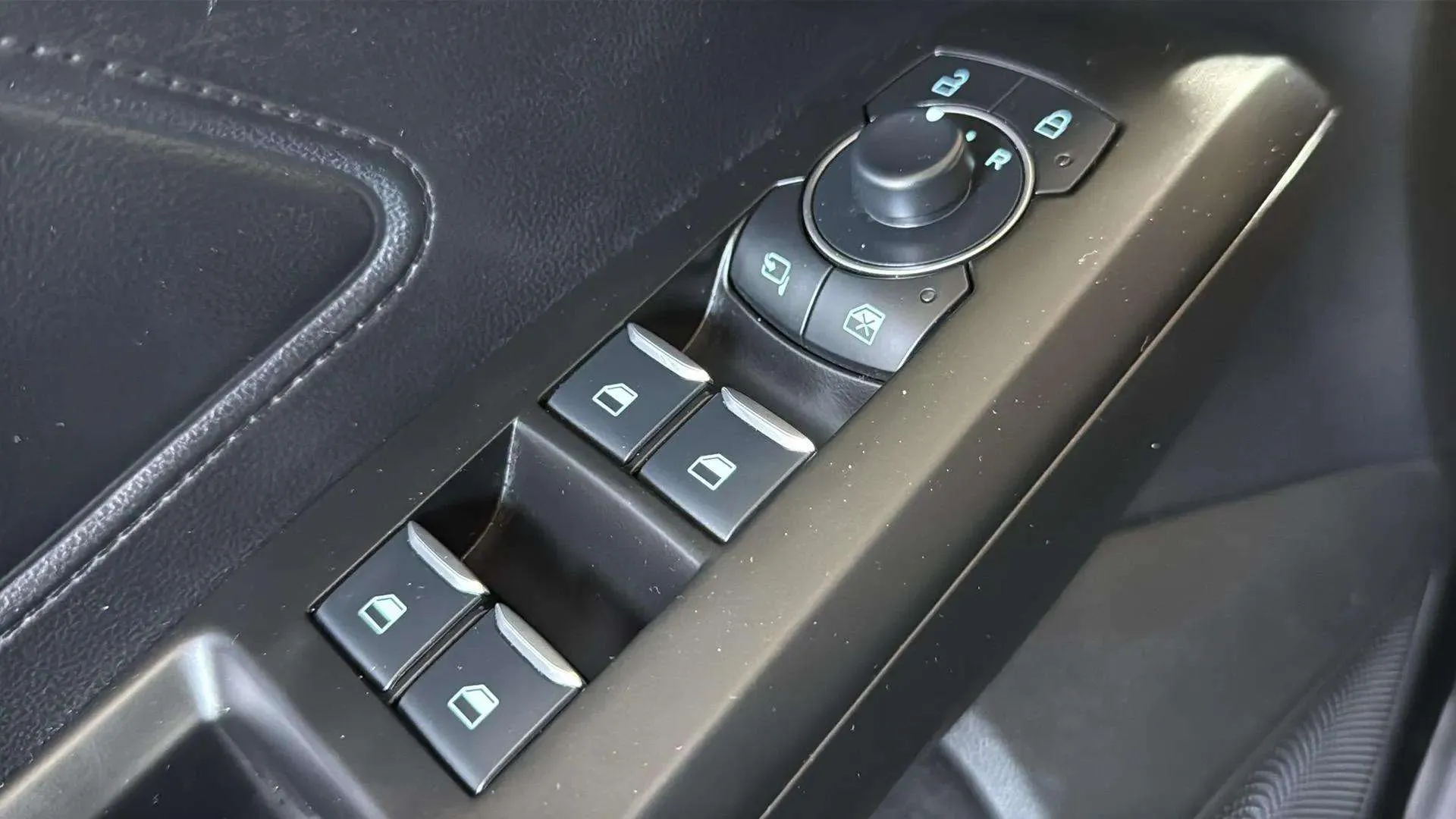 Ford Focus ST Edition 2.3 EcoBoost - foto 15