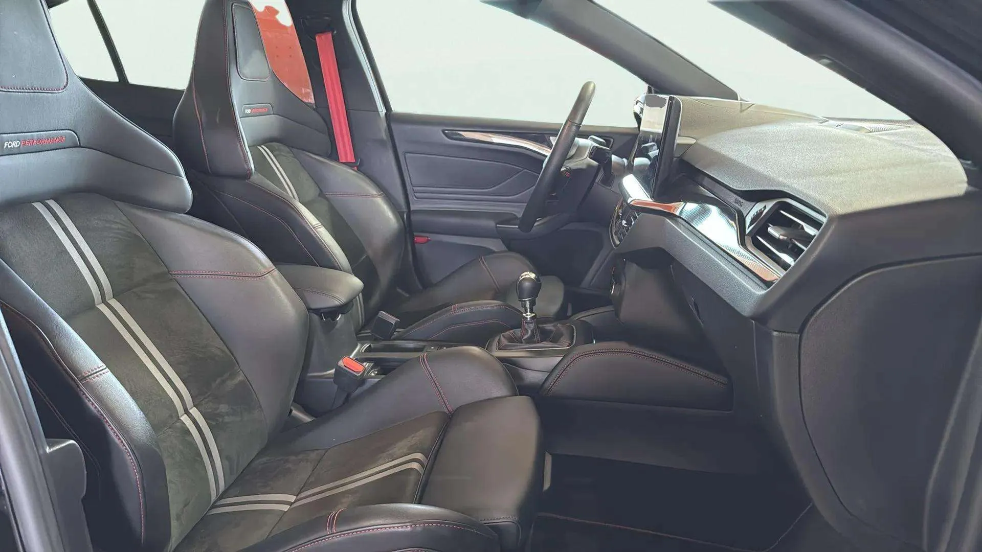 Ford Focus ST Edition 2.3 EcoBoost - foto 27