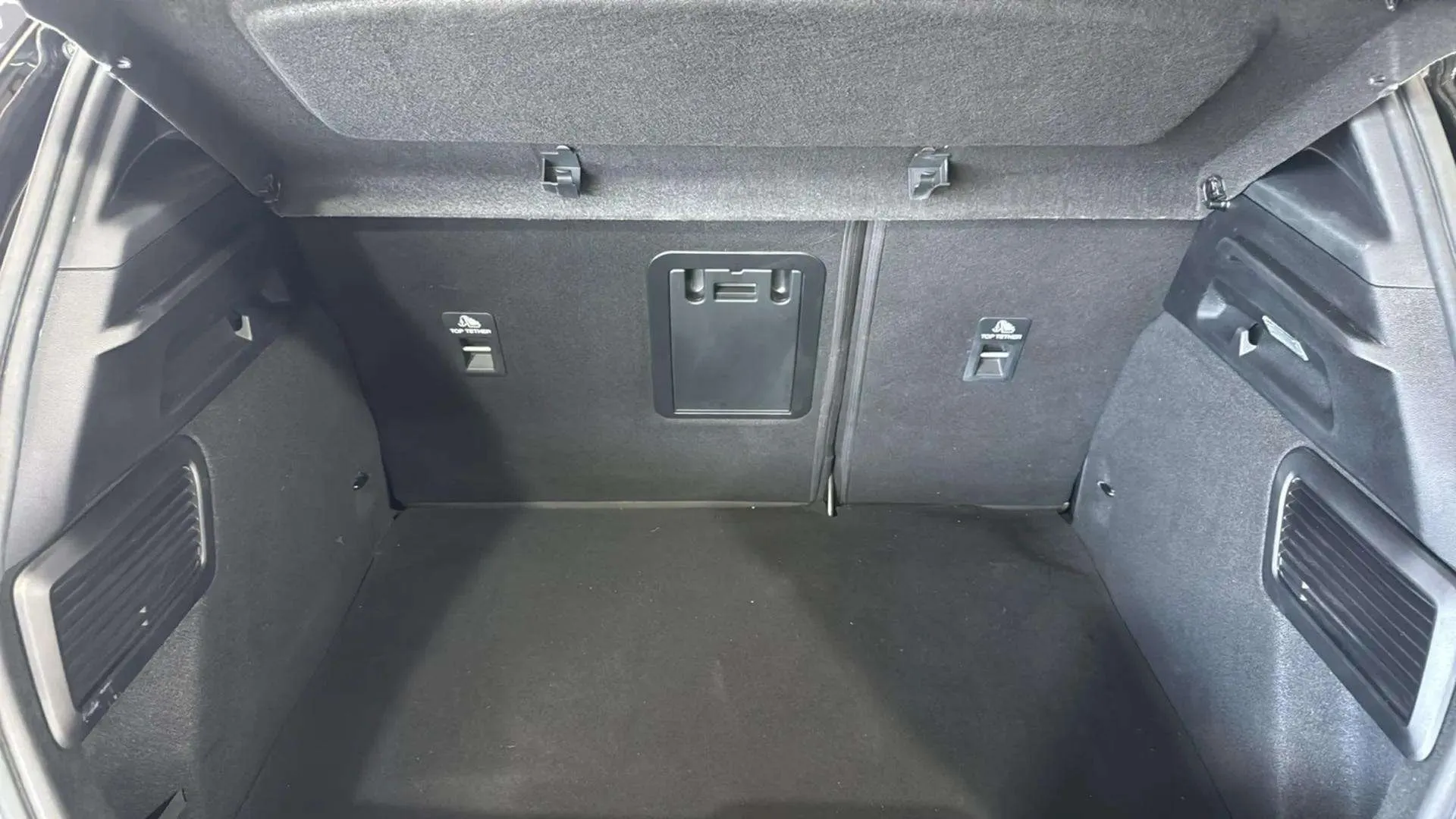 Ford Focus ST Edition 2.3 EcoBoost - foto 30