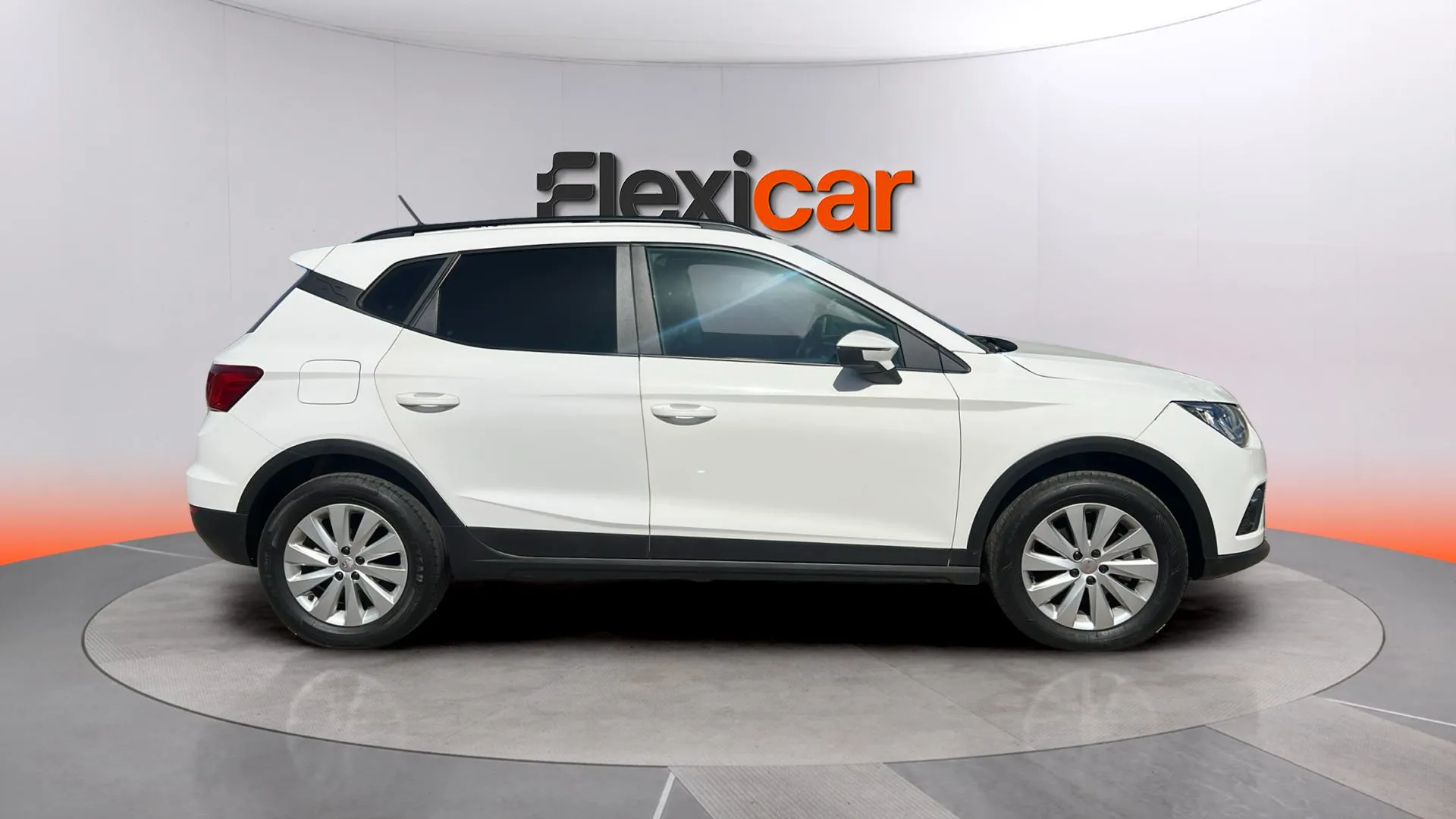 SEAT Arona 1.0 TSI Reference - foto 2