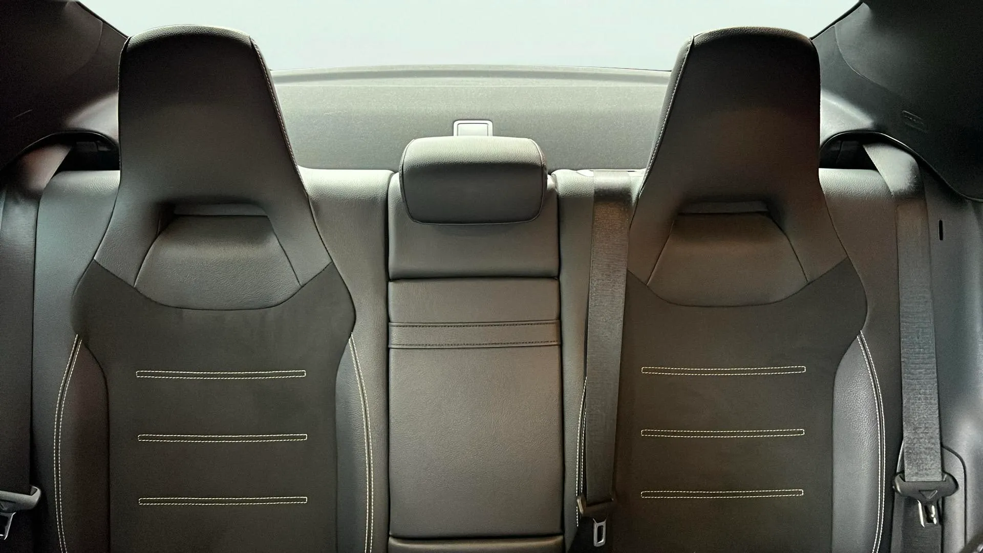 Mercedes-Benz CLA 180 - foto 18