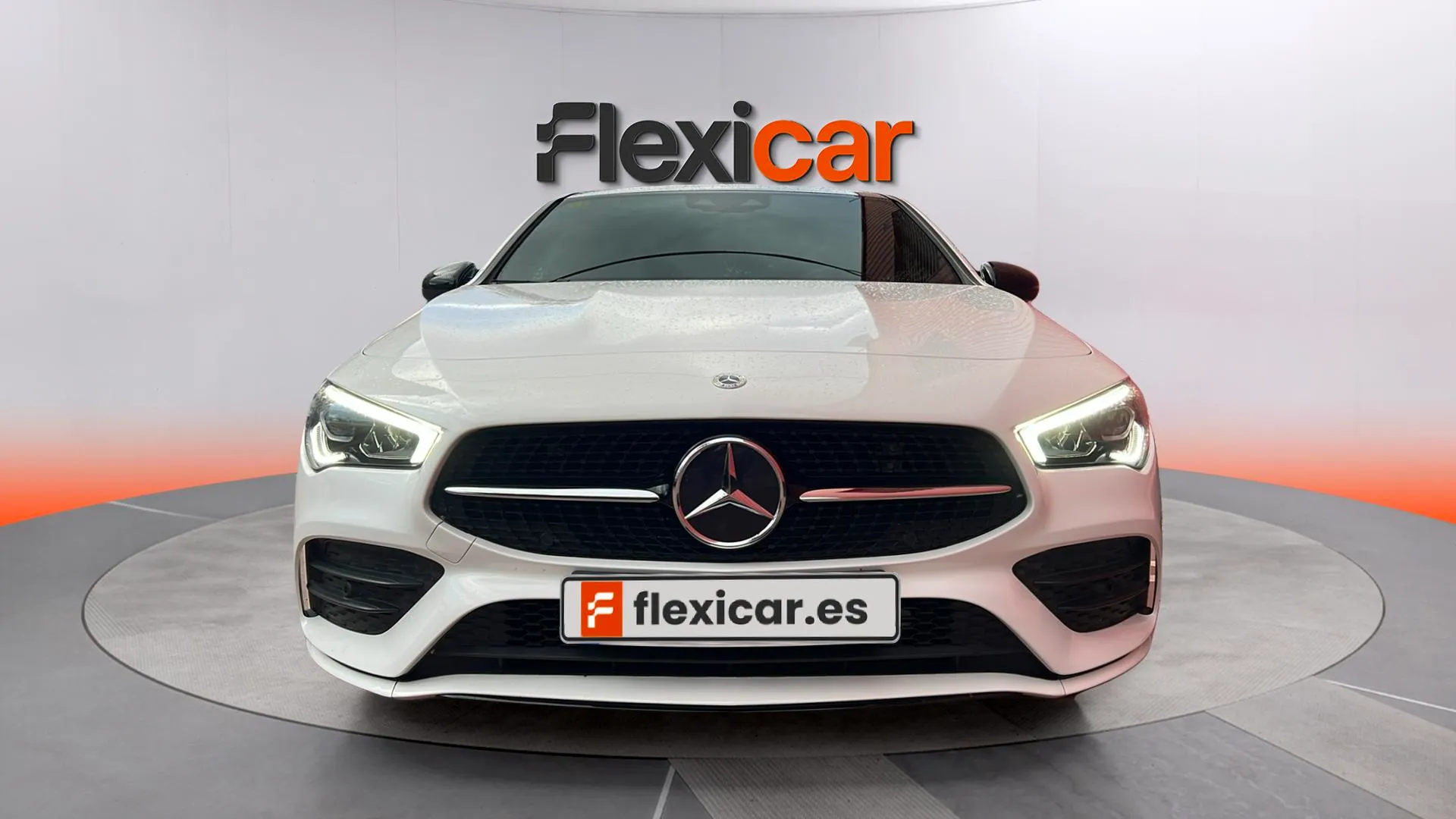 Mercedes-Benz CLA 180 - foto 2