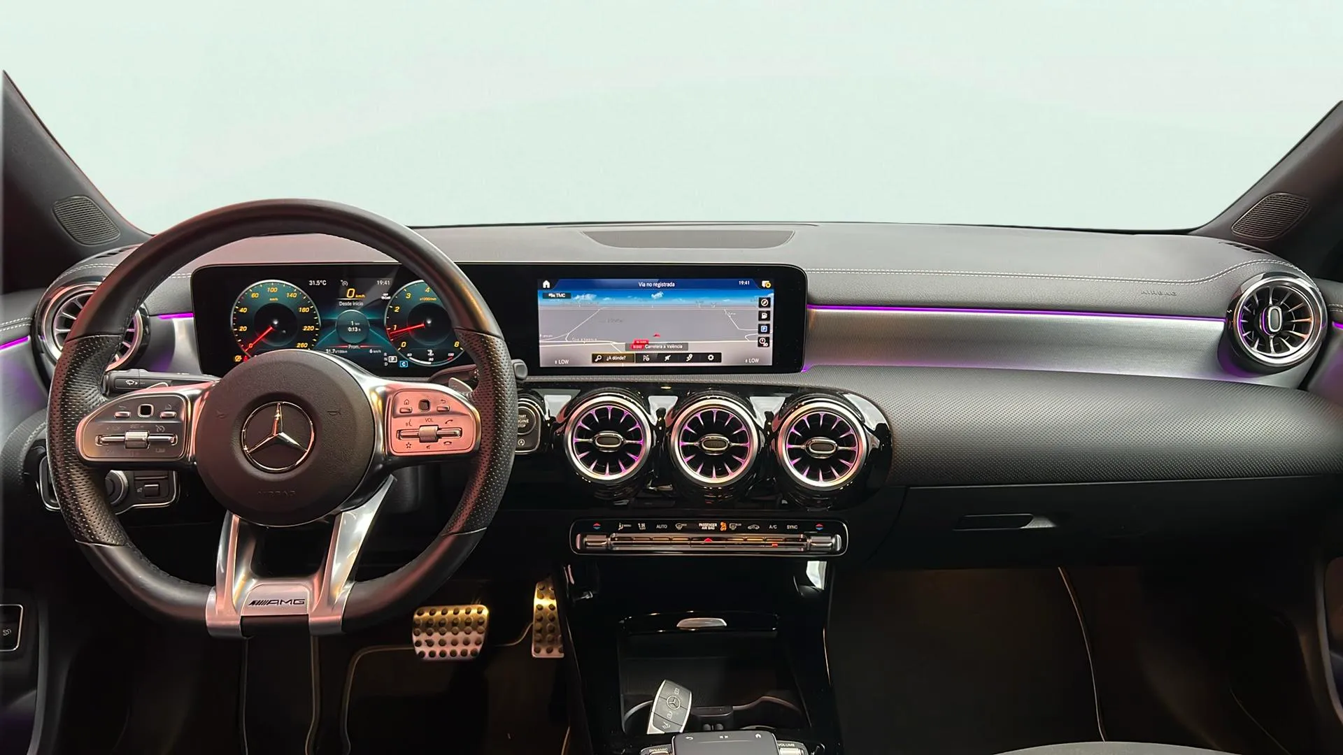 Mercedes-Benz CLA 180 - foto 9