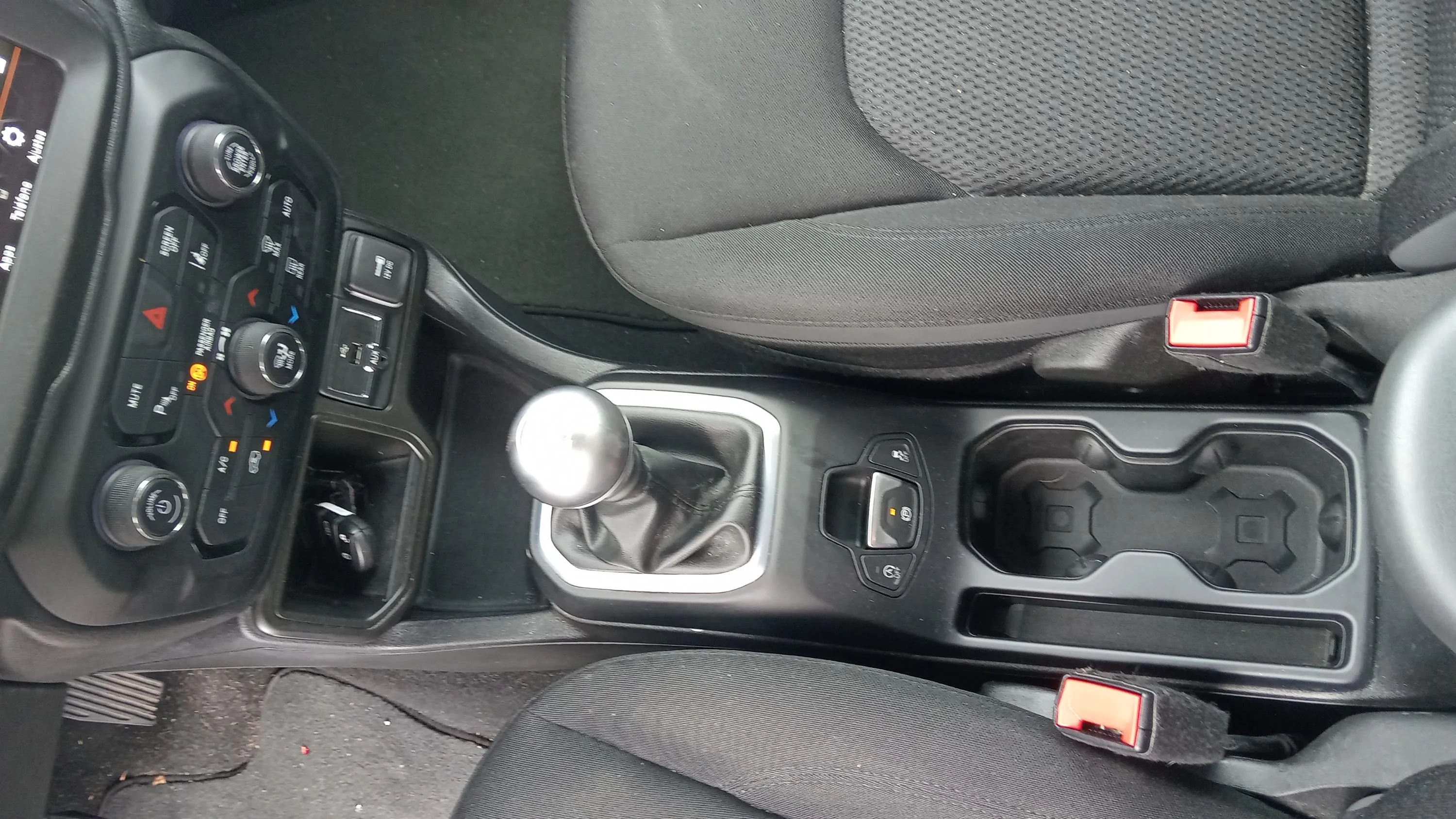 Jeep Renegade 1.0G Night Eagle 4x2 - foto 23