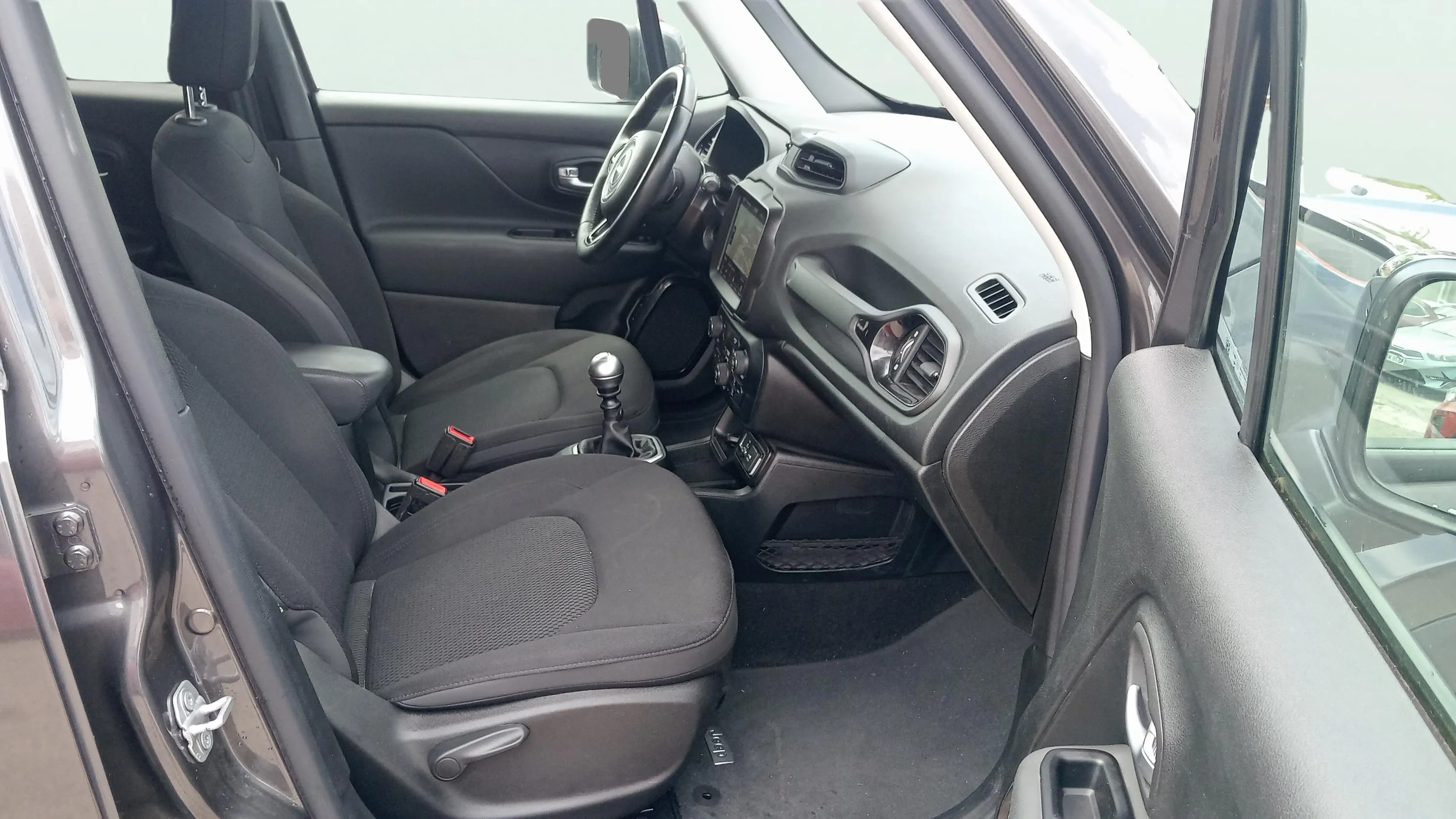 Jeep Renegade 1.0G Night Eagle 4x2 - foto 17