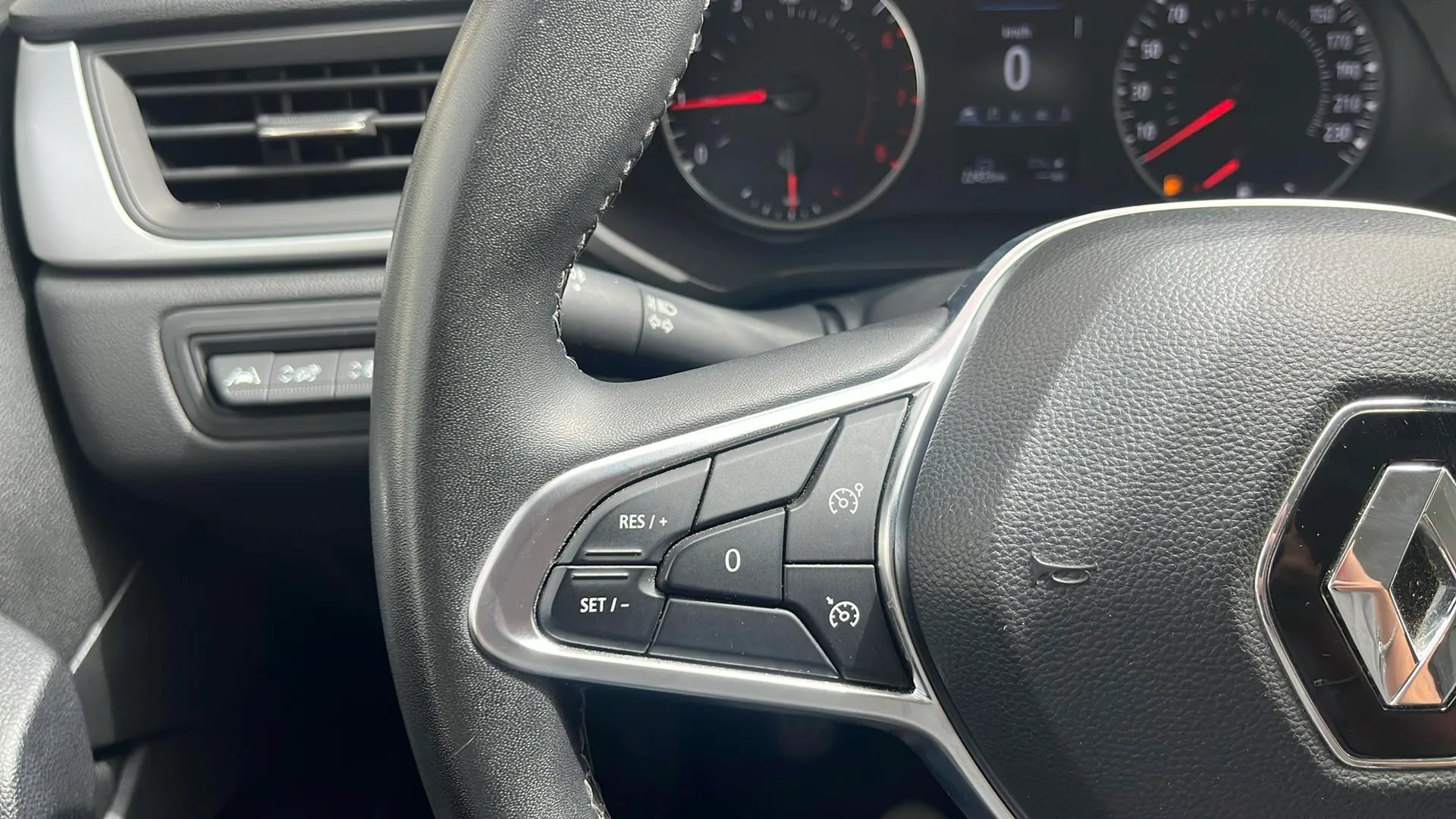 Renault Captur Intens TCe - foto 11