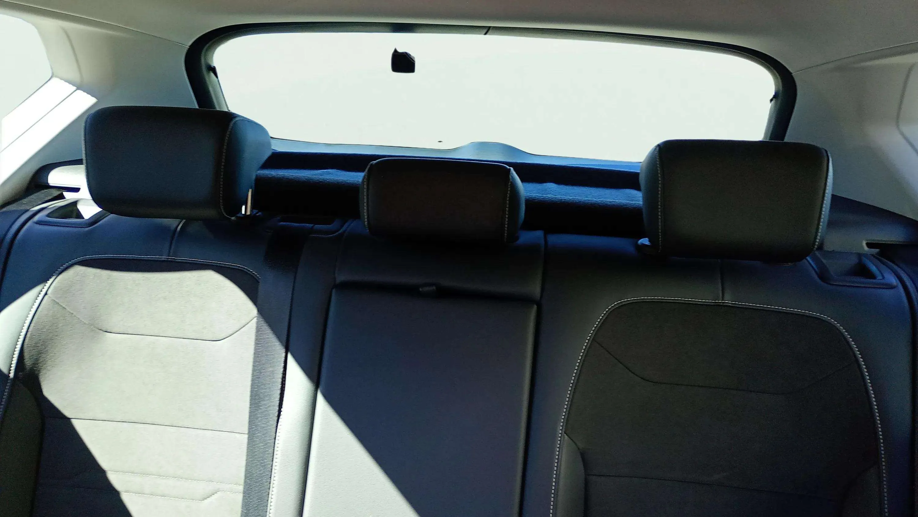 SEAT Ateca 1.5 TSI DSG Xcel Edit. - foto 13
