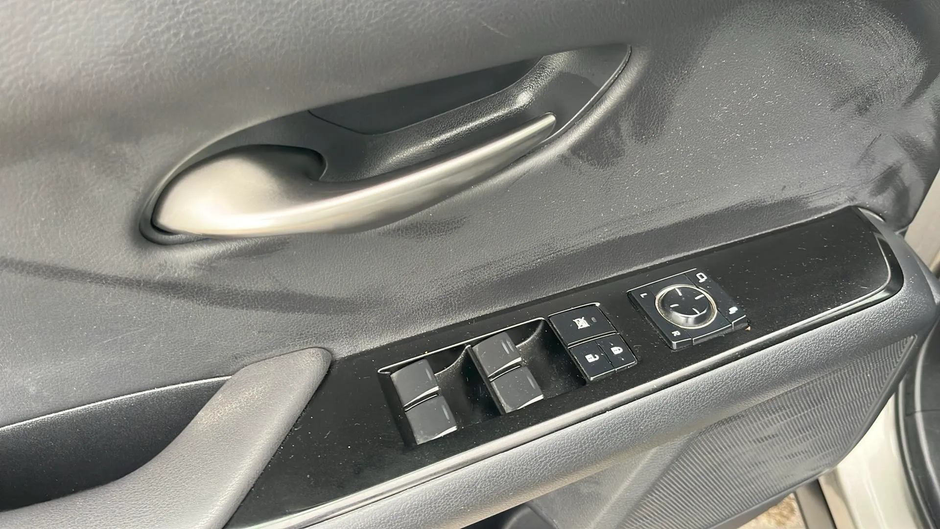 Lexus UX 2.0 250h Business - foto 8