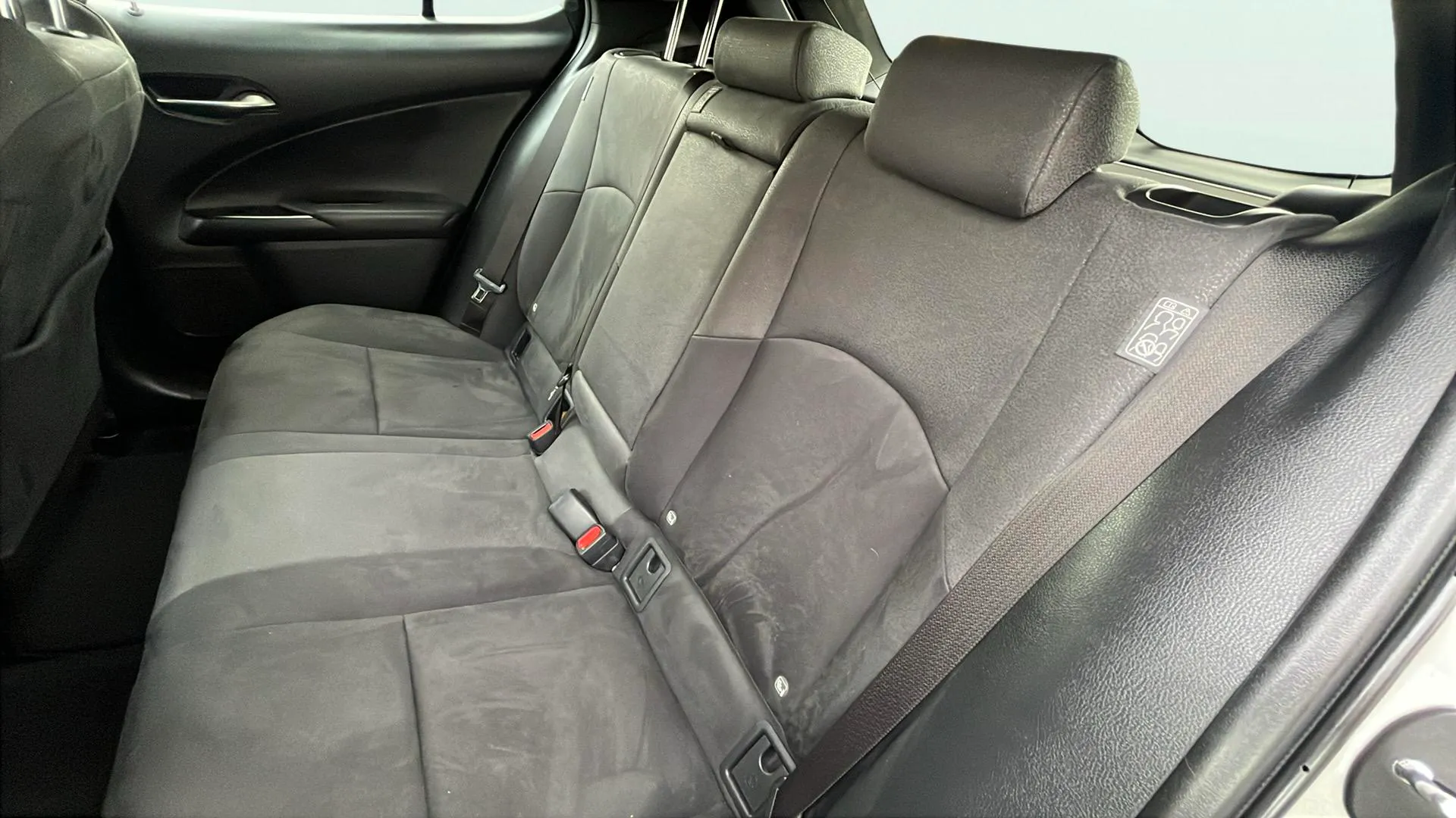 Lexus UX 2.0 250h Business - foto 21