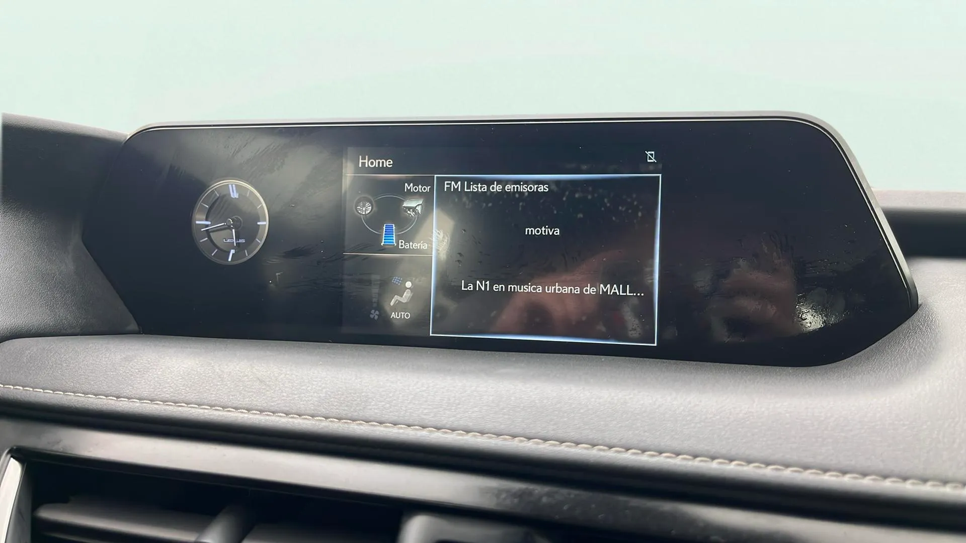 Lexus UX 2.0 250h Business - foto 15