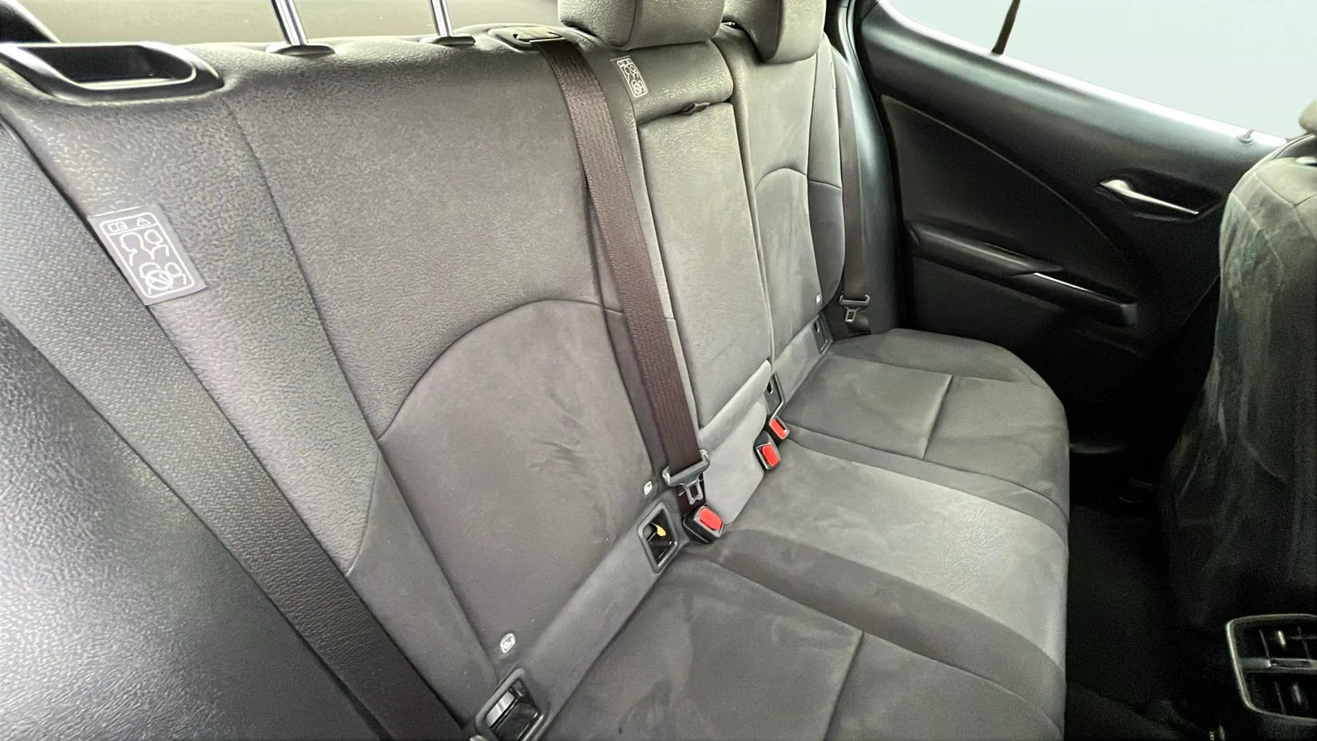 Lexus UX 2.0 250h Business - foto 22