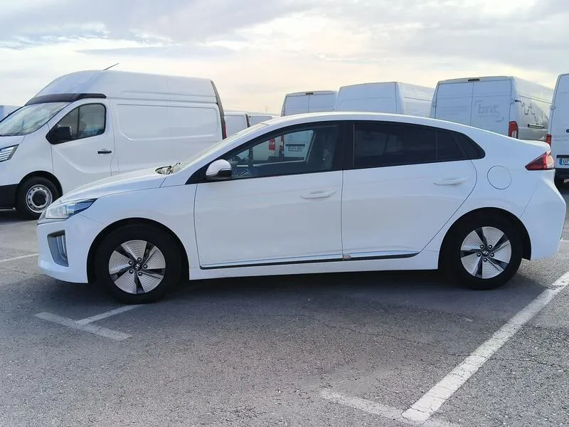 Hyundai Ioniq 1.6 GDI HEV Klass DCT - foto 3