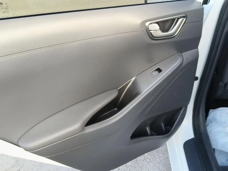 Hyundai Ioniq 1.6 GDI HEV Klass DCT - foto 34