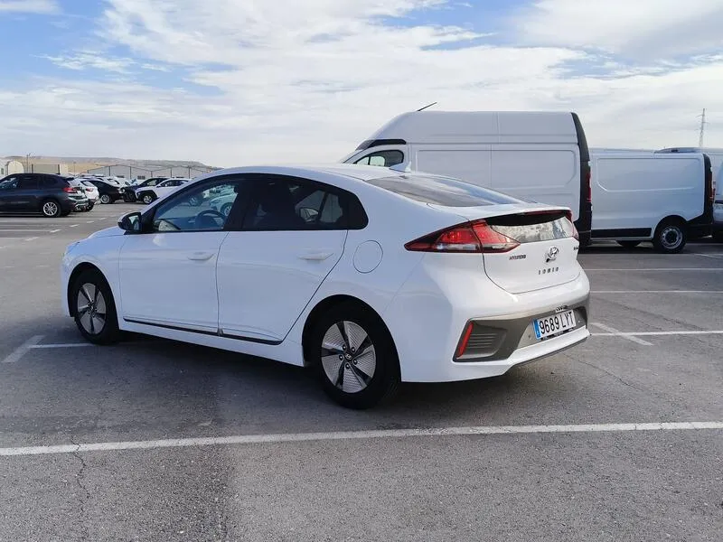 Hyundai Ioniq 1.6 GDI HEV Klass DCT - foto 4