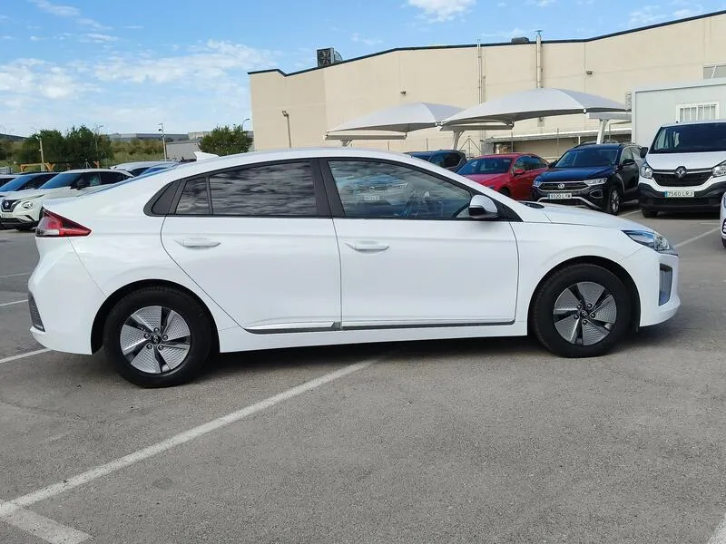 Hyundai Ioniq 1.6 GDI HEV Klass DCT - foto 7