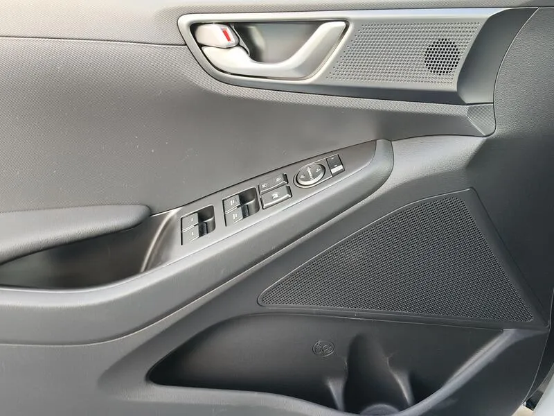 Hyundai Ioniq 1.6 GDI HEV Klass DCT - foto 29