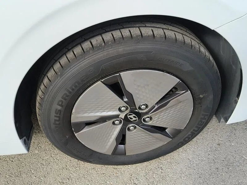 Hyundai Ioniq 1.6 GDI HEV Klass DCT - foto 40