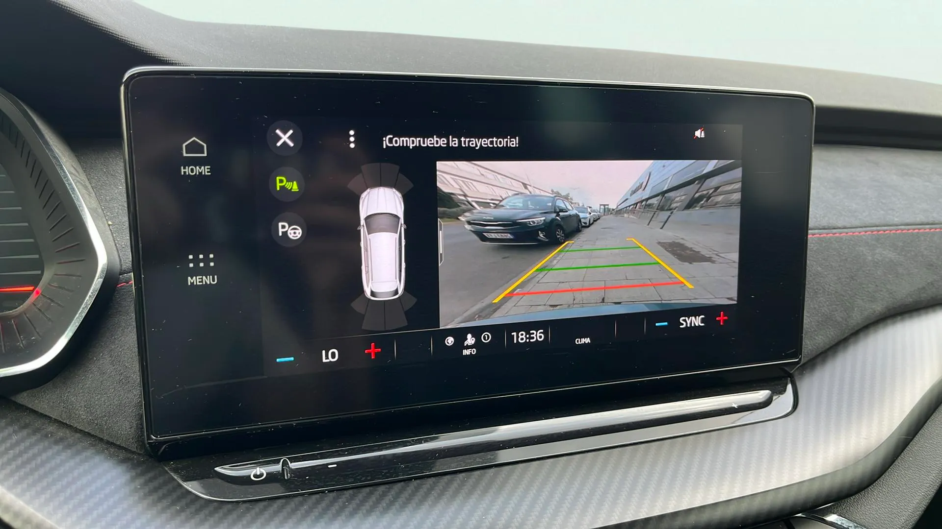 Škoda Octavia Combi 2.0 TDI DSG RS - foto 17