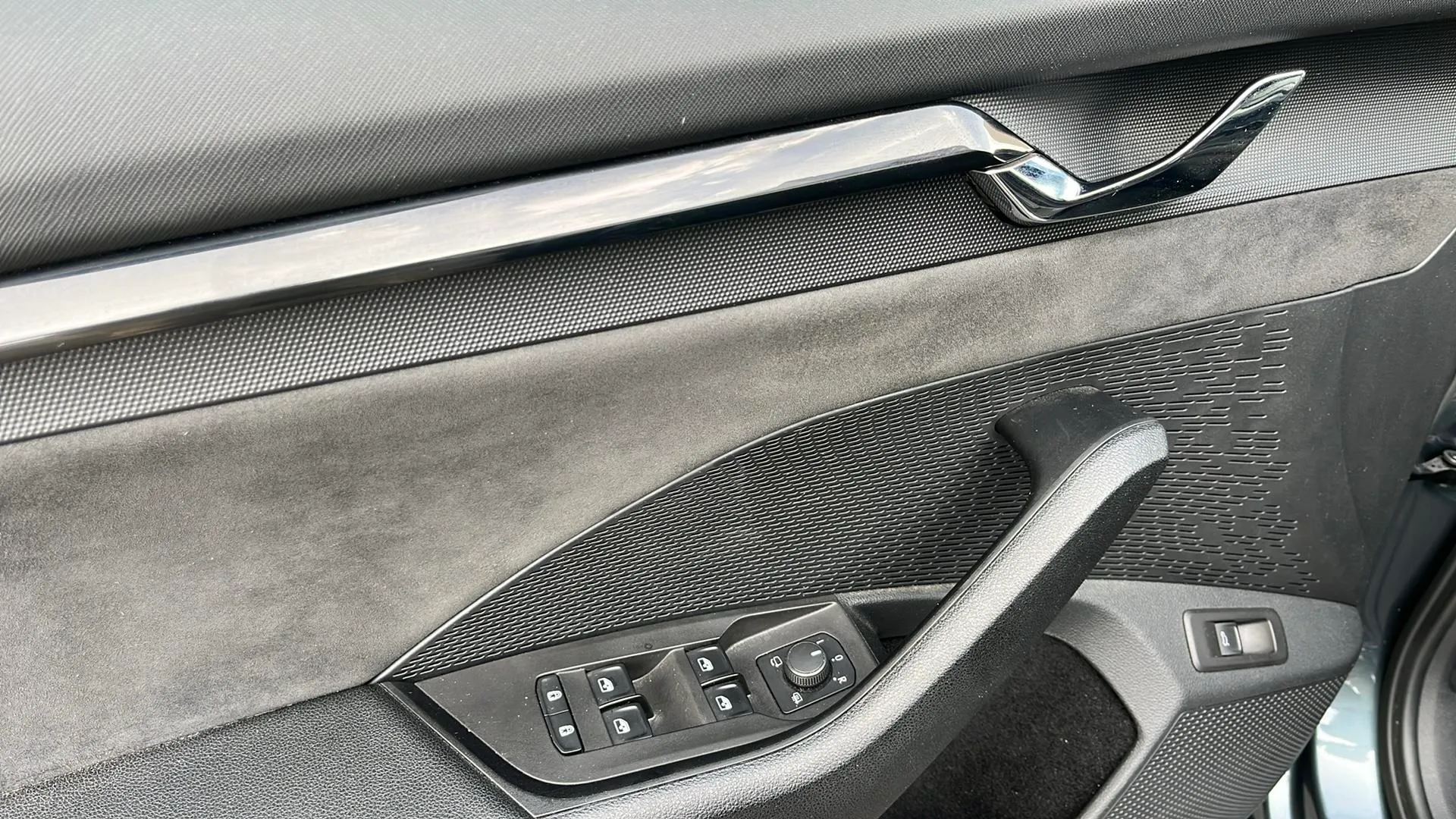 Škoda Octavia Combi 2.0 TDI DSG RS - foto 9