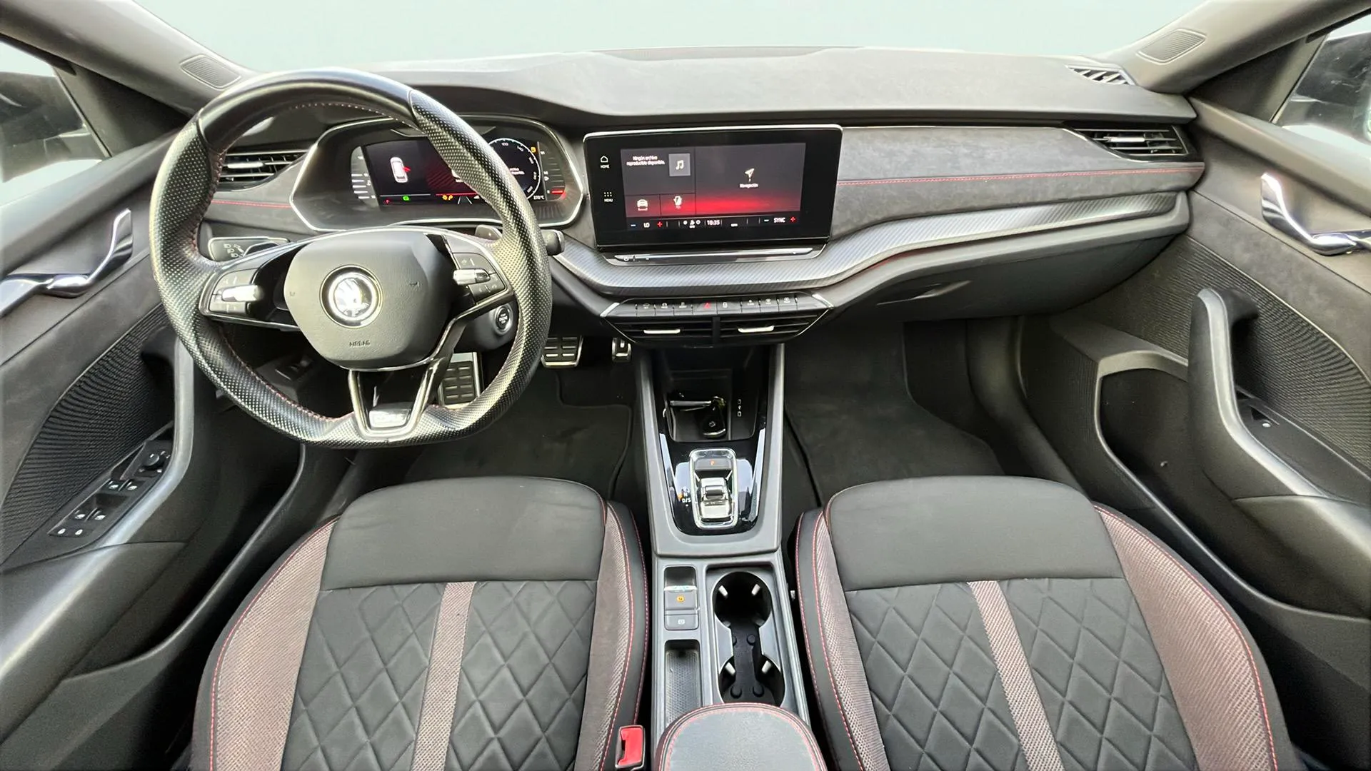 Škoda Octavia Combi 2.0 TDI DSG RS - foto 16