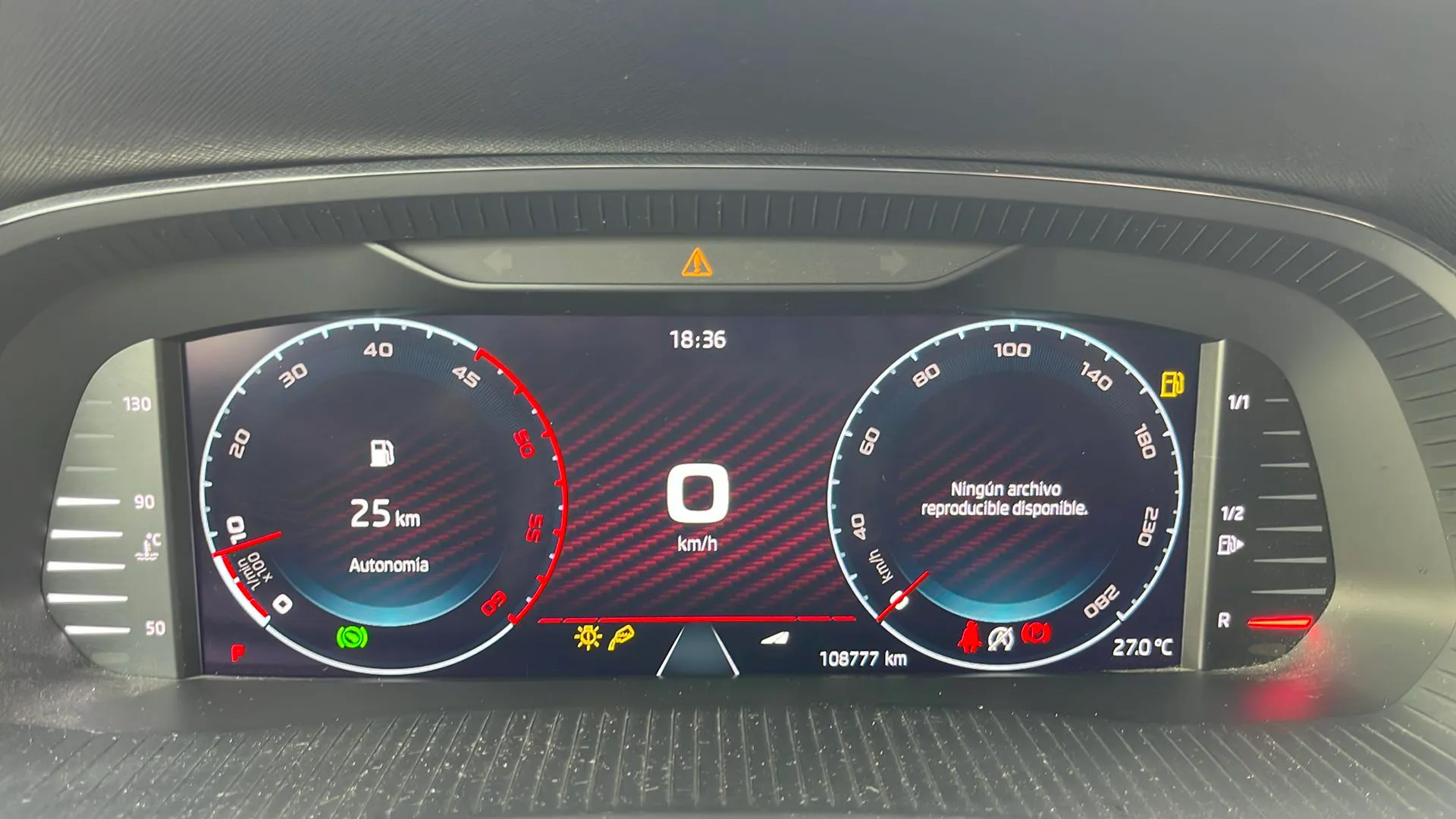 Škoda Octavia Combi 2.0 TDI DSG RS - foto 12