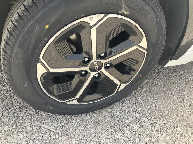 Kia Niro Hybrid Drive 1.6 - foto 12