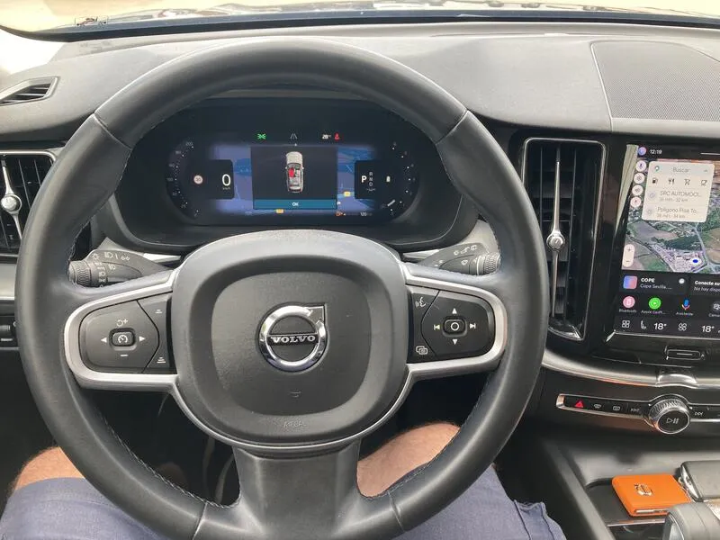 Volvo XC60 2.0 B4 D Momentum Pro - foto 14