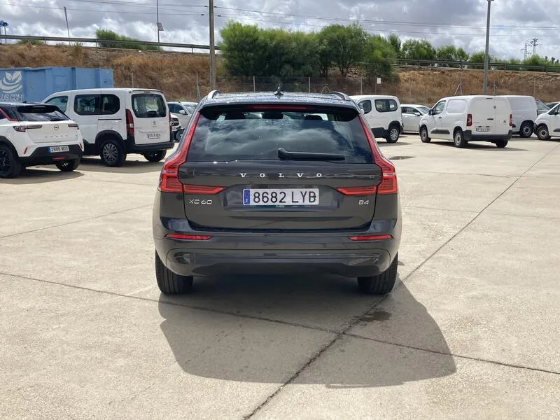 Volvo XC60 2.0 B4 D Momentum Pro - foto 5