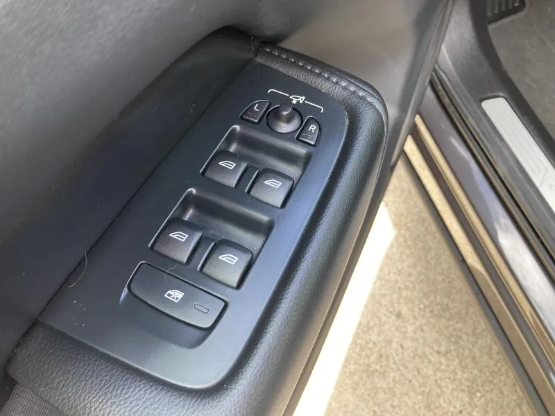 Volvo XC60 2.0 B4 D Momentum Pro - foto 26