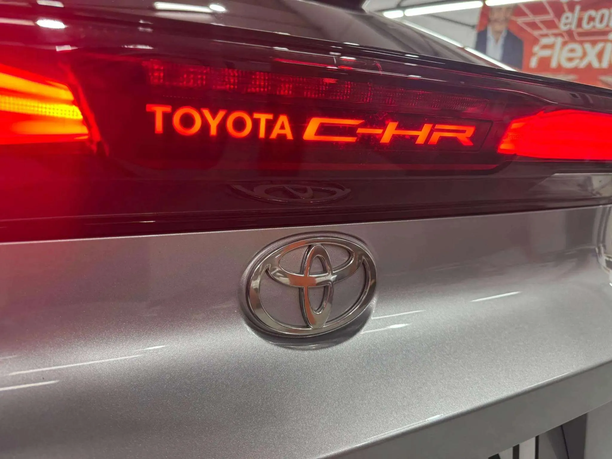 Toyota C-HR 1.8 140H Advance - foto 17