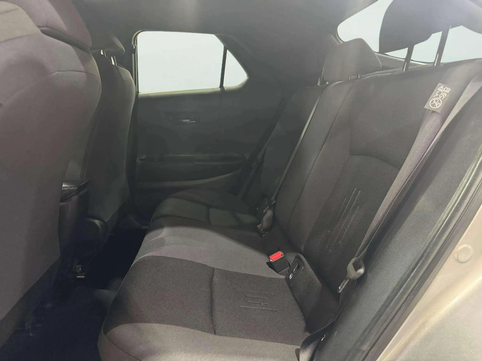 Toyota C-HR 1.8 140H Advance - foto 12