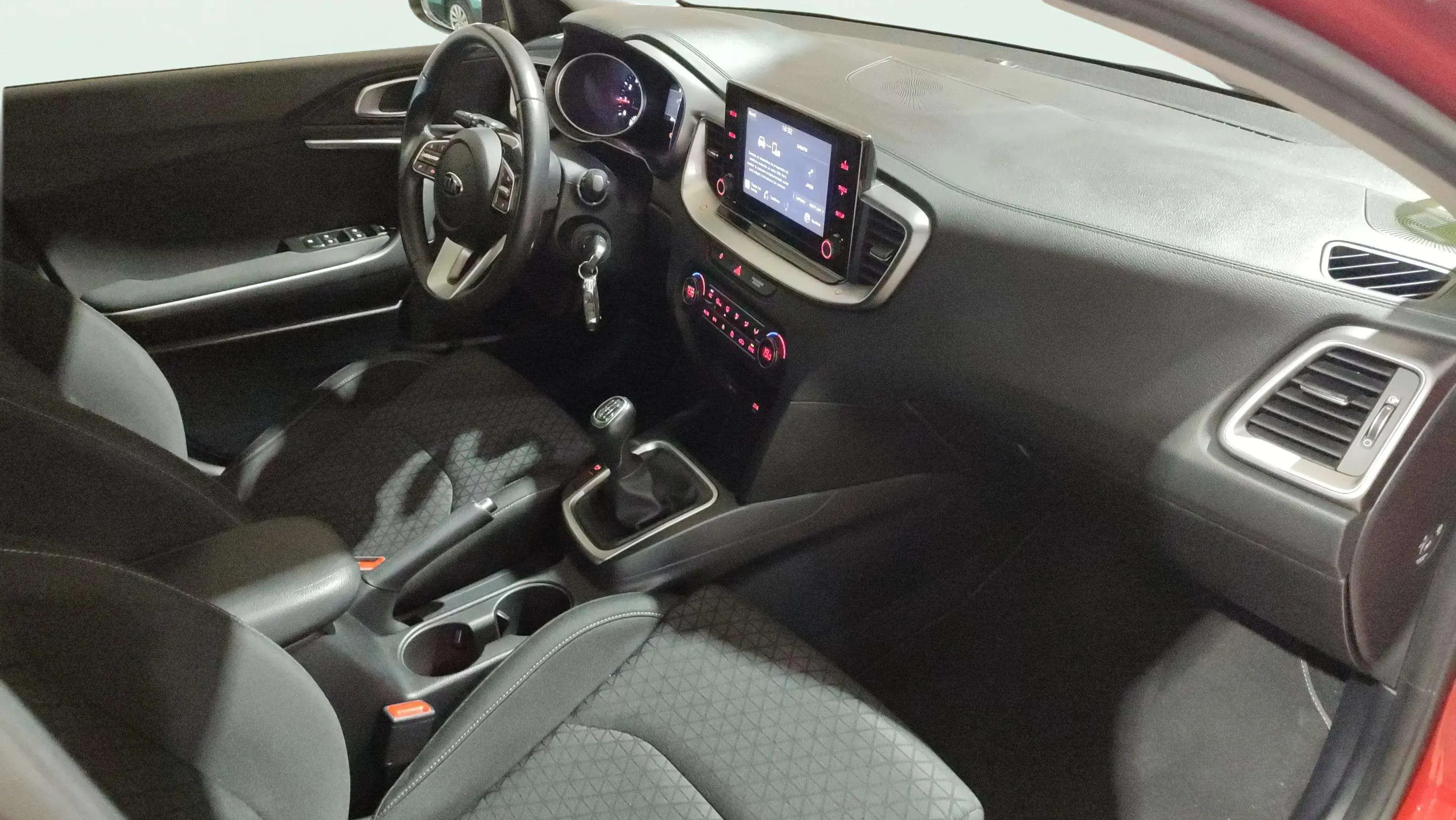 Kia Ceed 1.0 T-GDi Concept - foto 21