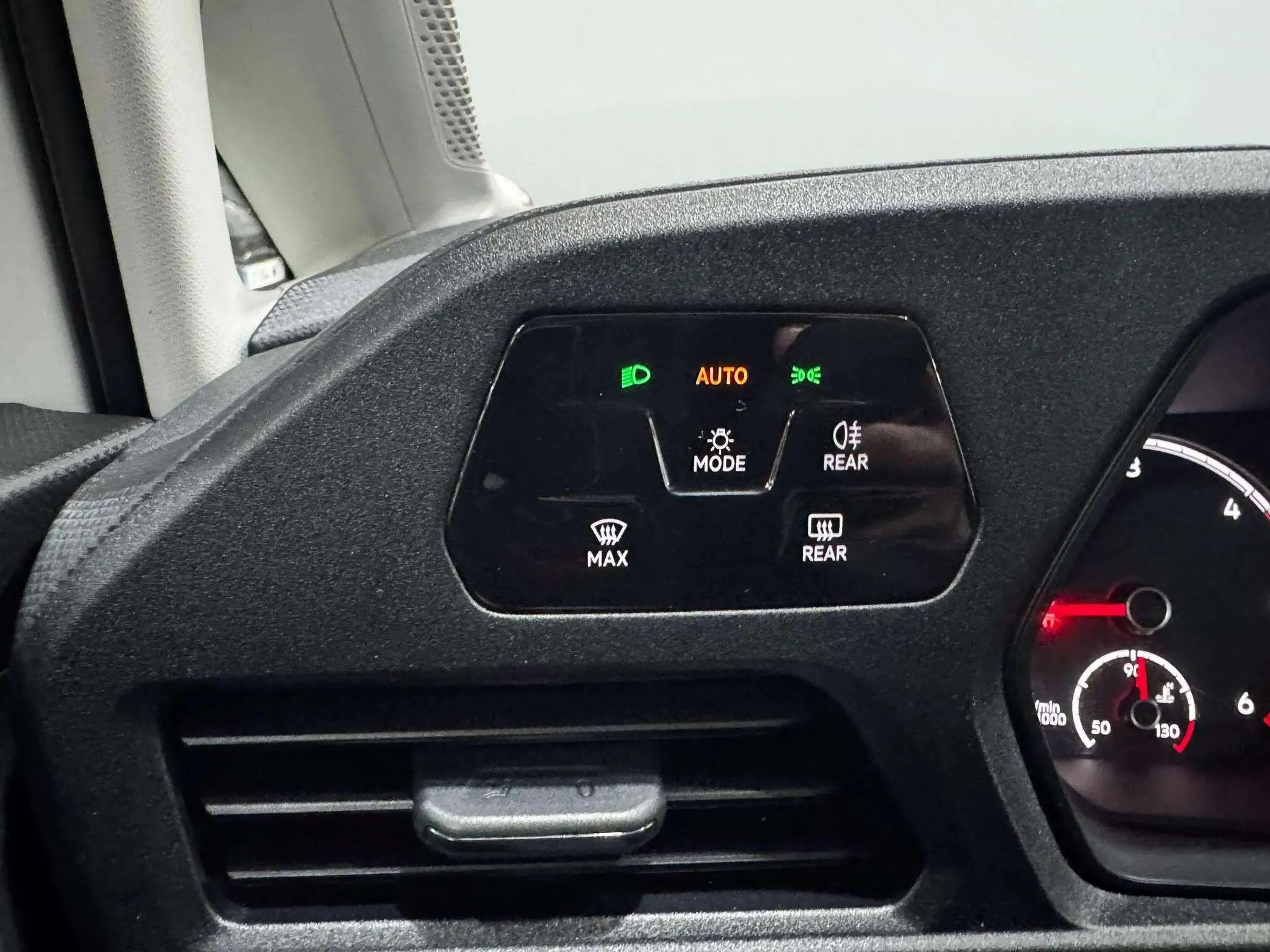 Volkswagen Caddy Cargo 2.0 TDI - foto 32