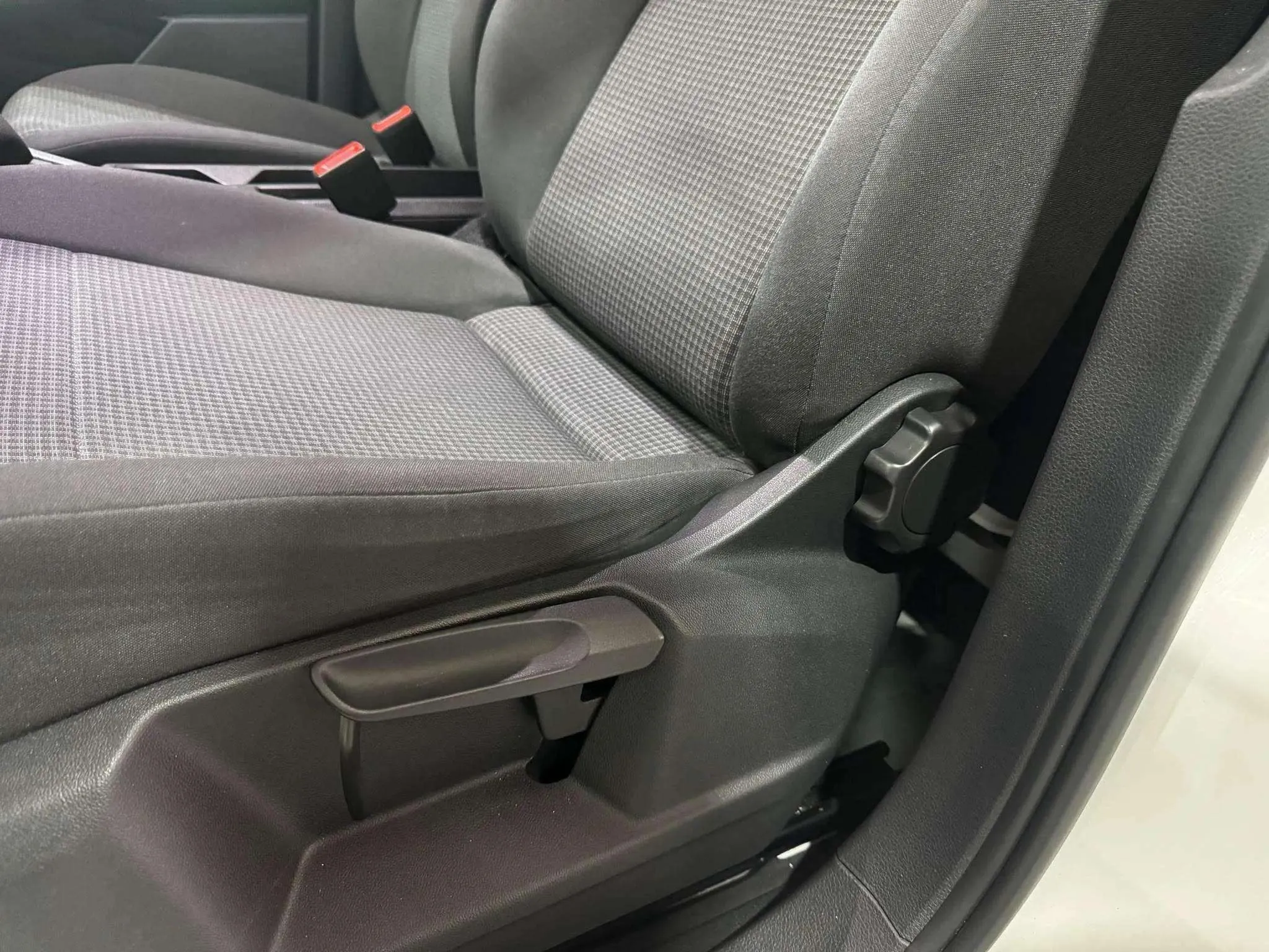 Volkswagen Caddy Cargo 2.0 TDI - foto 21