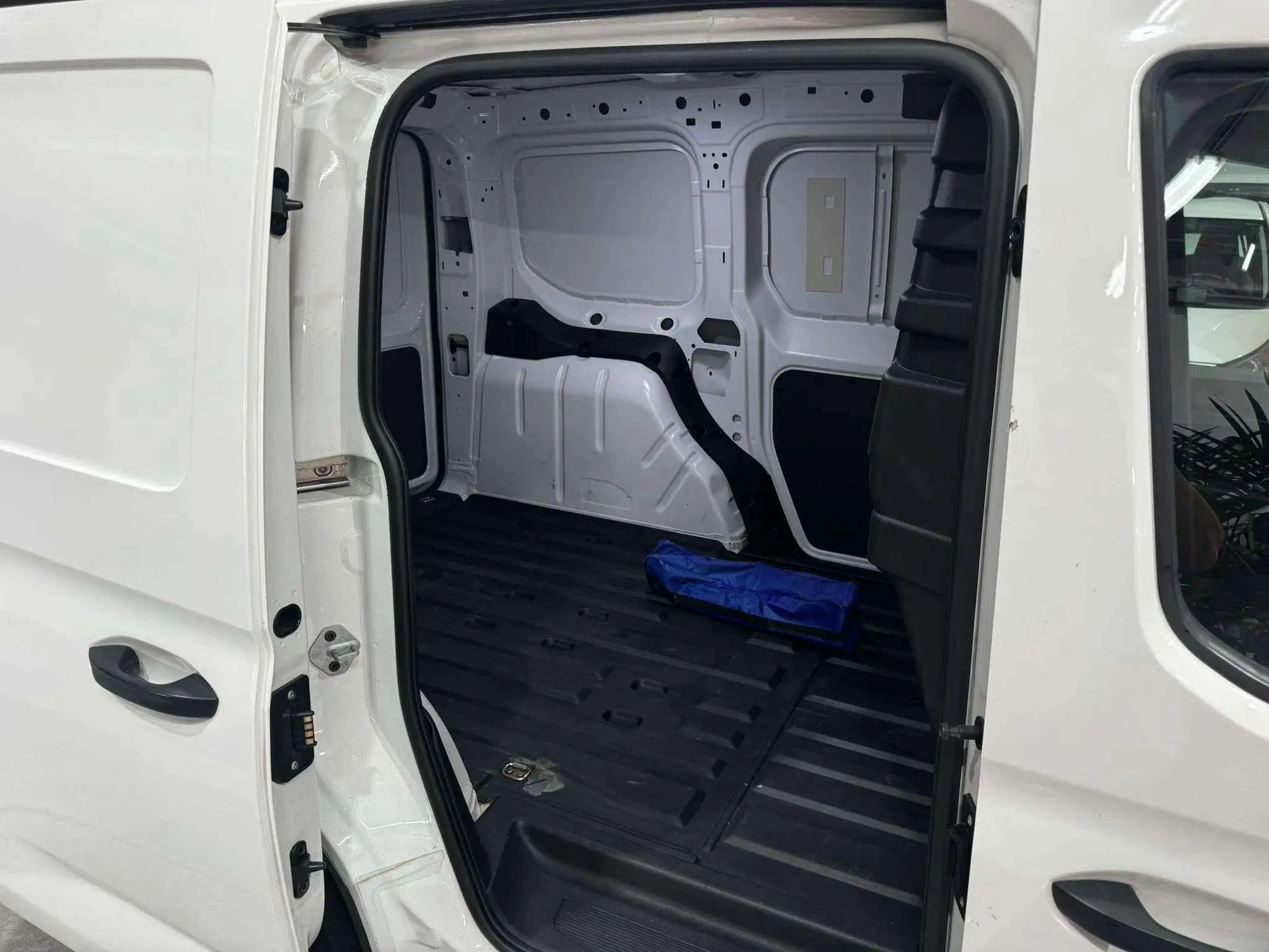 Volkswagen Caddy Cargo 2.0 TDI - foto 24