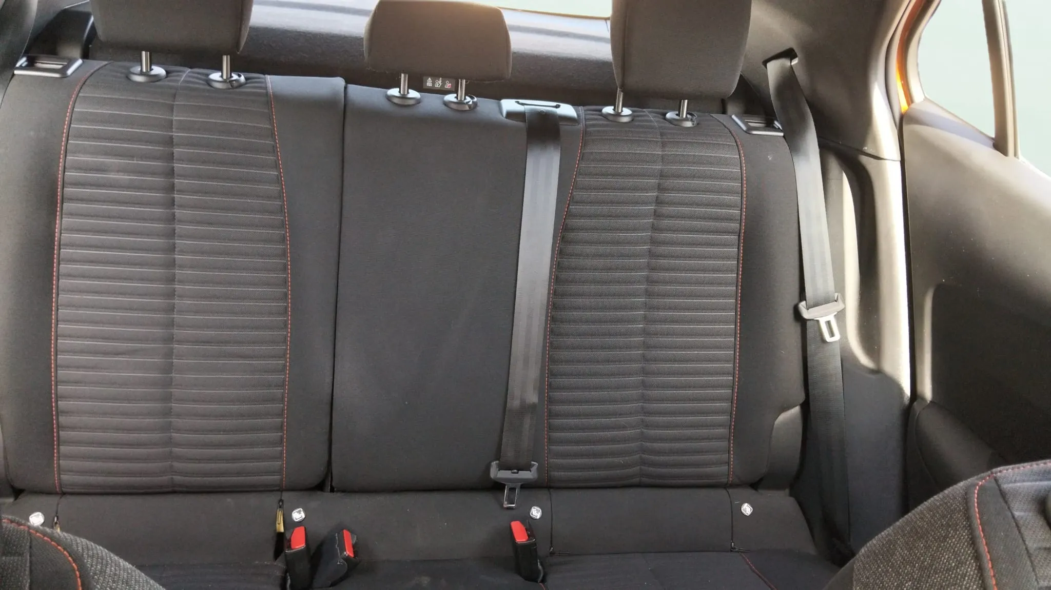 Peugeot 2008 Active BlueHDi - foto 5