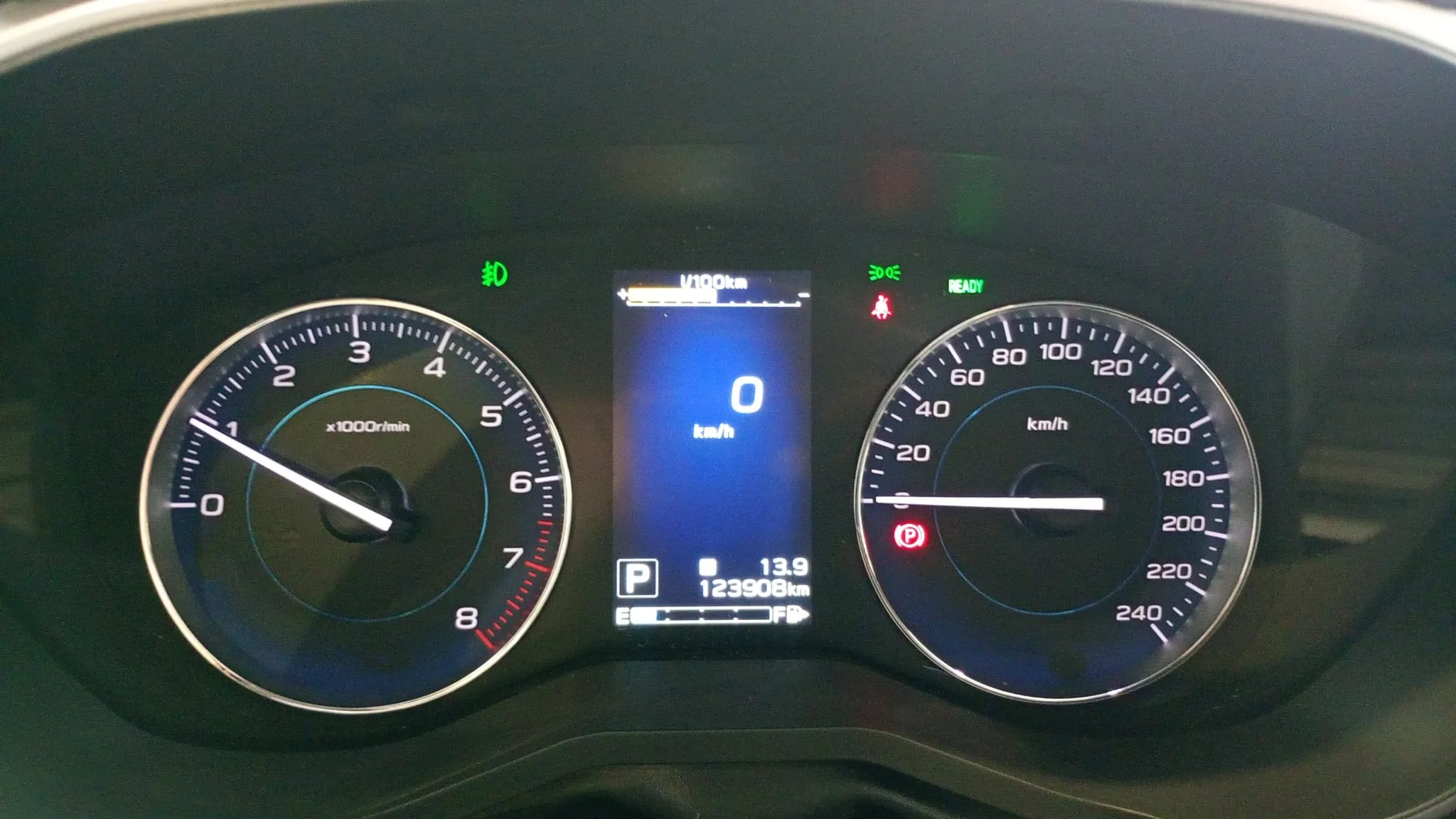 Subaru XV 2.0i Hybrid CVT Executive Plus - foto 13