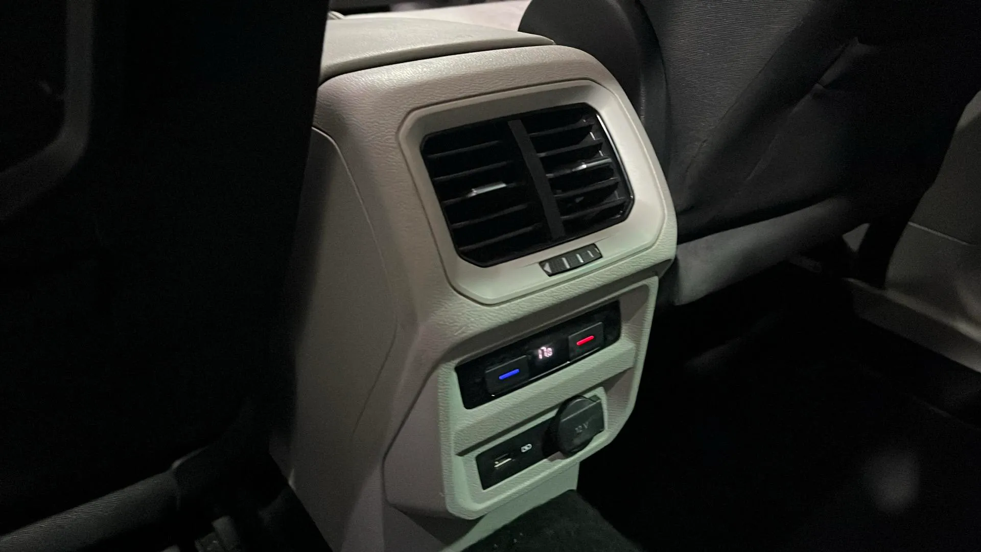 Volkswagen Tiguan Advance 2.0 TDI - foto 20
