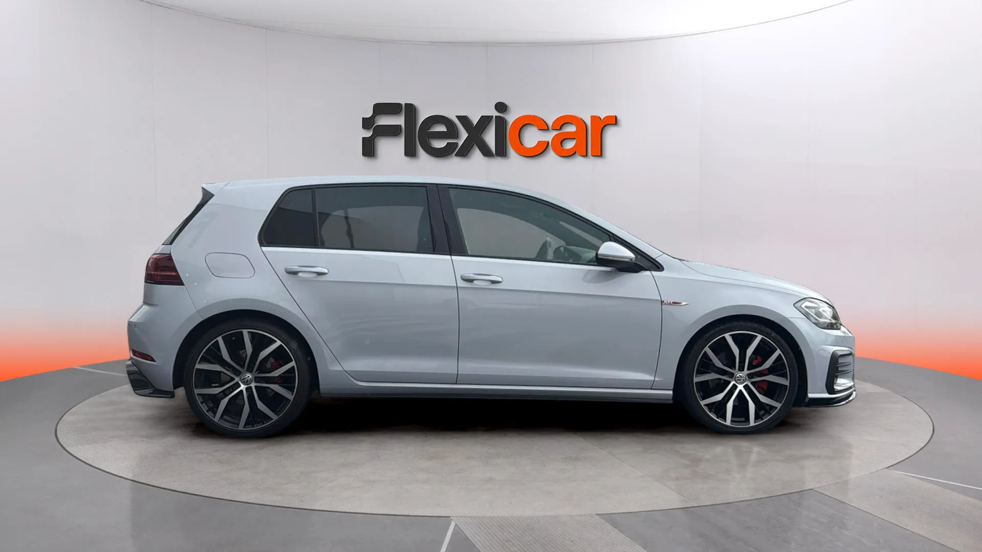 Volkswagen Golf GTI Performance 2.0 TSI DSG - foto 8