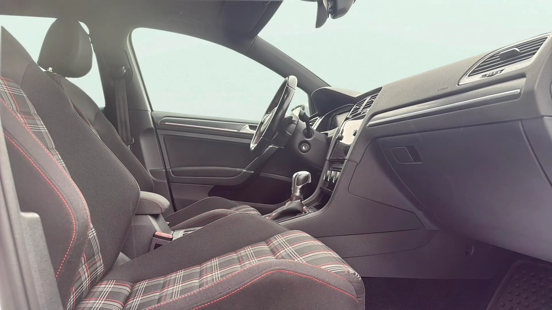 Volkswagen Golf GTI Performance 2.0 TSI DSG - foto 18