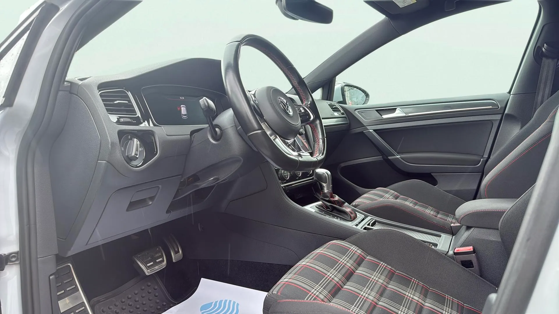 Volkswagen Golf GTI Performance 2.0 TSI DSG - foto 13