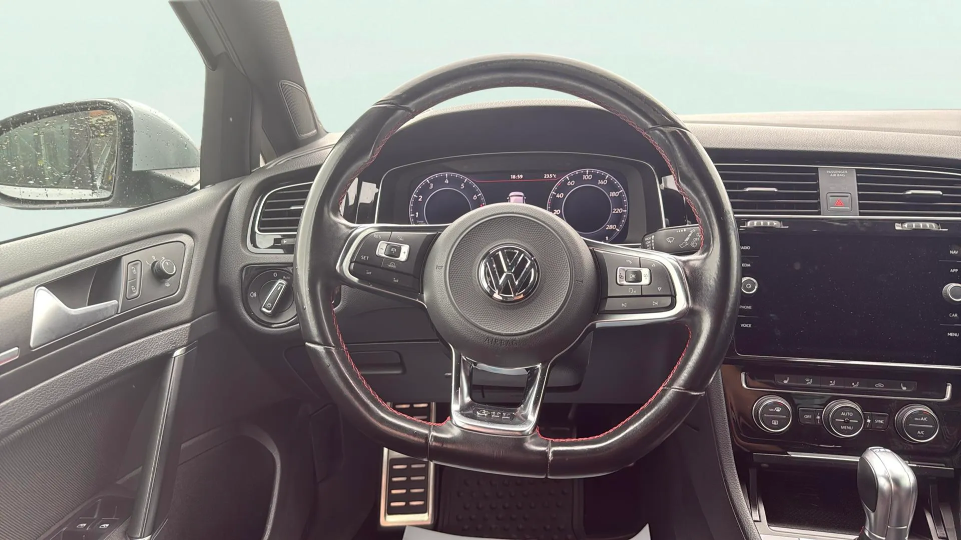 Volkswagen Golf GTI Performance 2.0 TSI DSG - foto 14