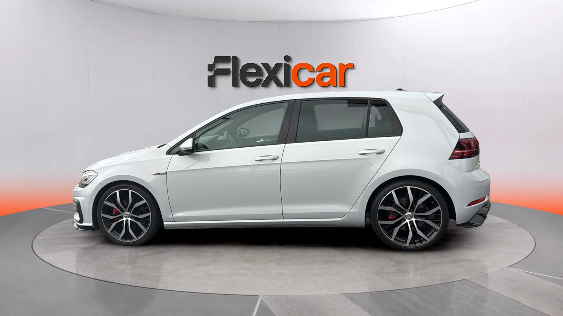 Volkswagen Golf GTI Performance 2.0 TSI DSG - foto 4