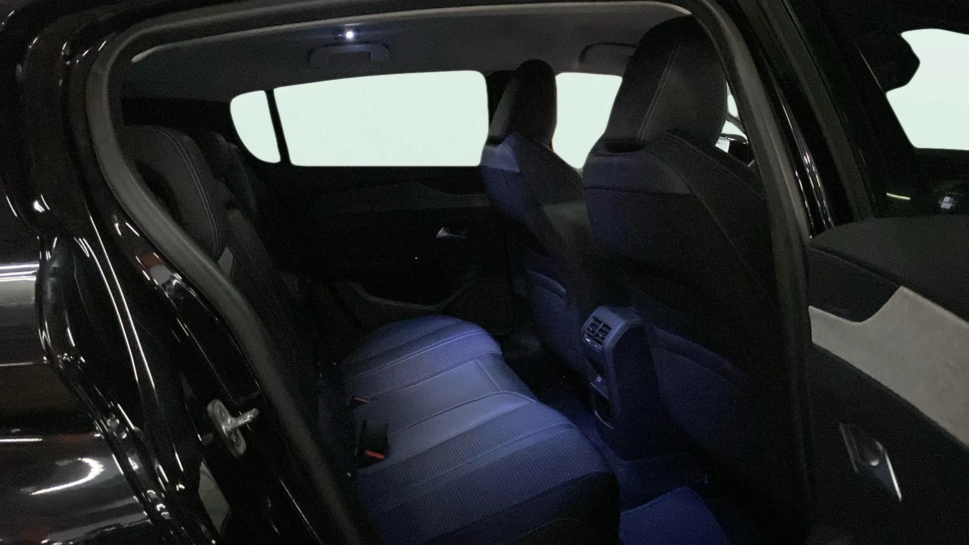 Peugeot 308 Allure Pack PureTech 130 - foto 29