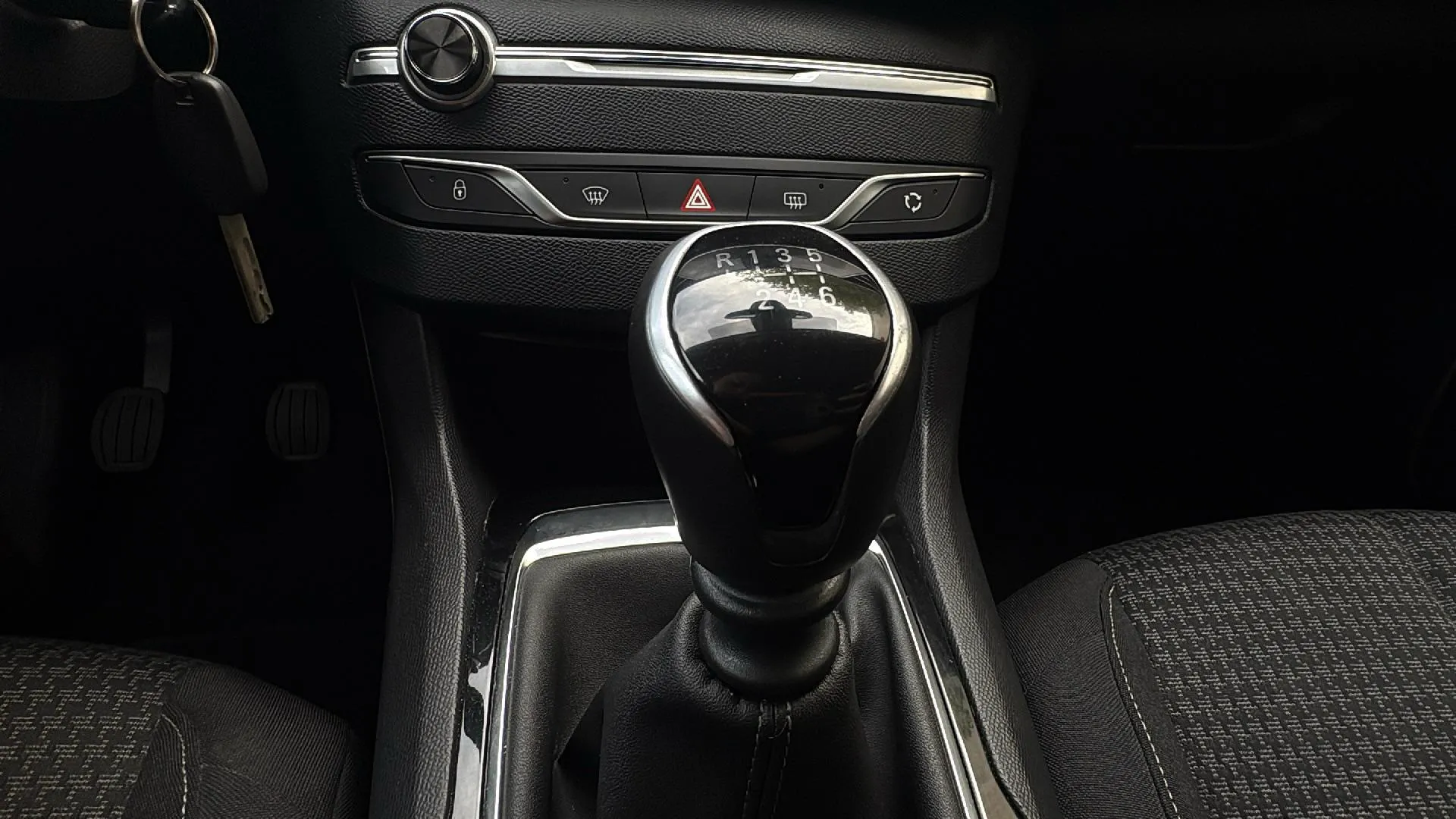 Peugeot 308 Active PureTech 130 - foto 28