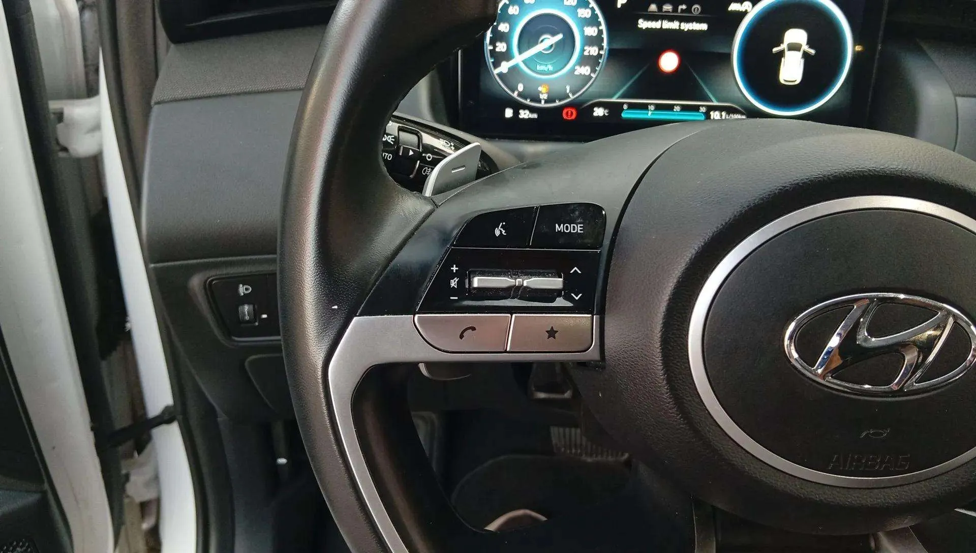 Hyundai Tucson 1.6 T-GDi 48V Tecno Sky DCT - foto 13