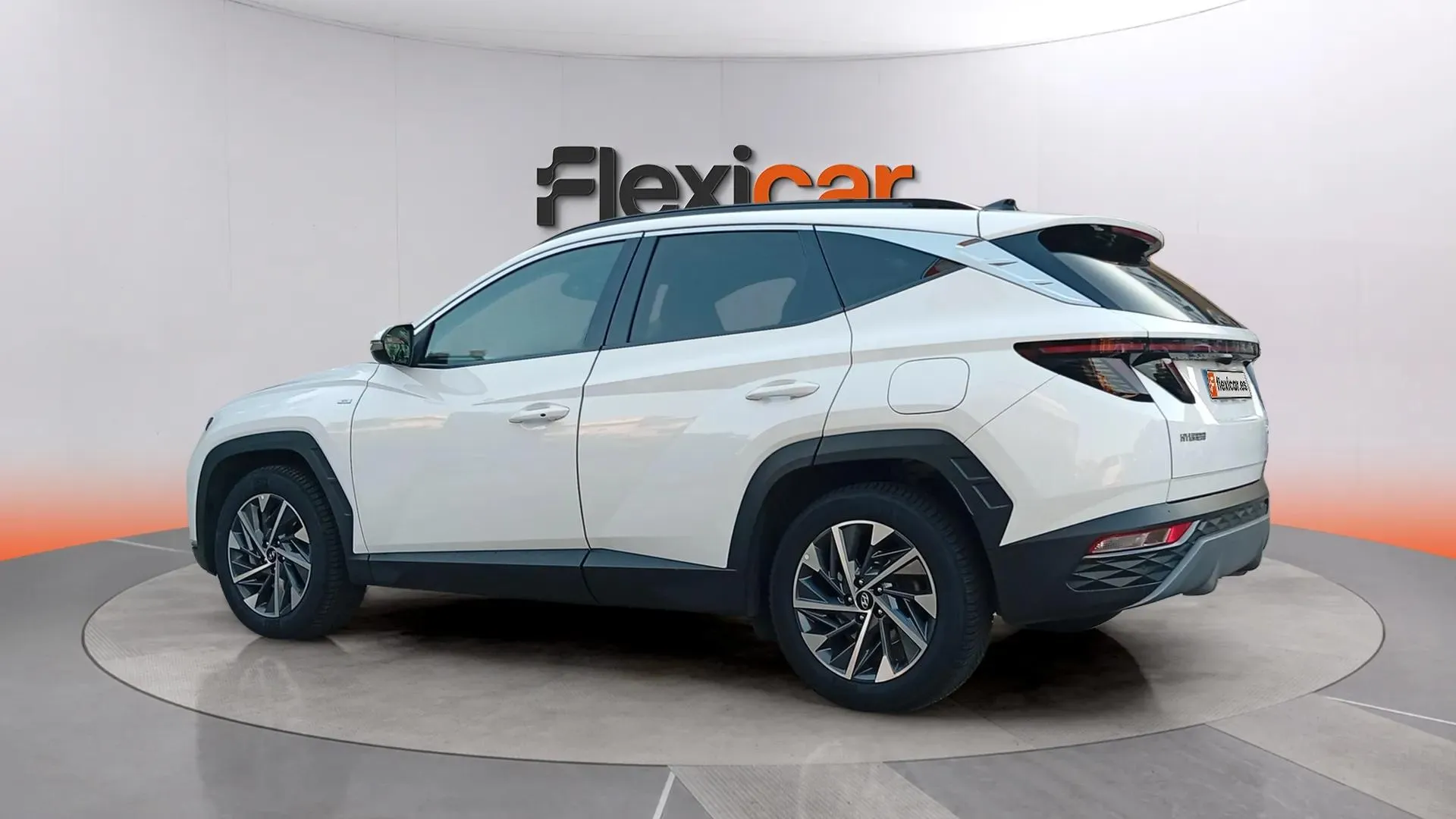 Hyundai Tucson 1.6 T-GDi 48V Tecno Sky DCT - foto 8